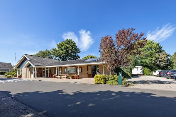 Bungalowpark Campanula 3 in St. Maartenszee - Foto 1 van 40