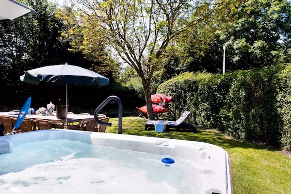 Grand Tolve Wellness de luxe met sauna buitenspa in Earnewald - Foto 1 van 34