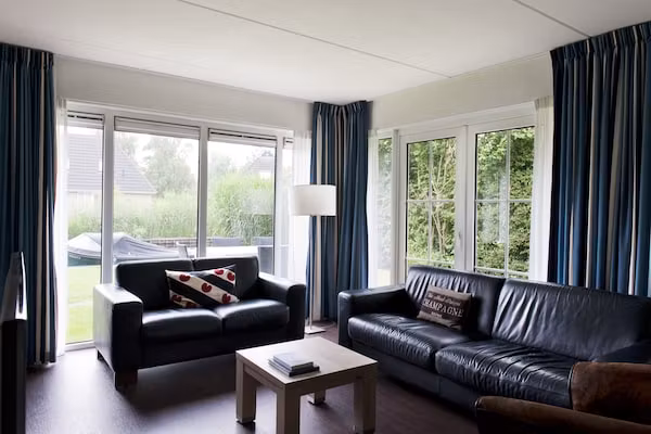 Fisker Wellness de Luxe VIP met sloep en buitenspa / 6 pers in Earnewald - Foto 33 van 33