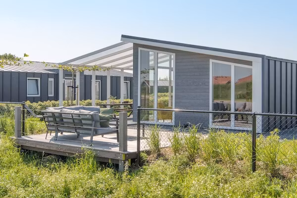 Water Resort Oosterschelde 83 in Wemeldinge - Foto 1 van 40