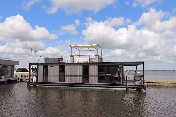 Houseboat Kohlenpott in Offingawier - Foto 1 van 22