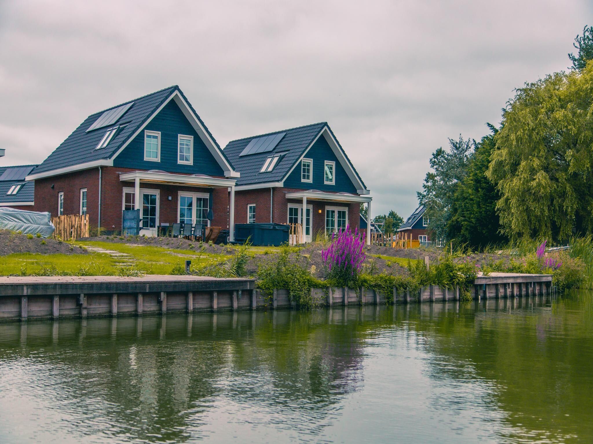 De buitenkant van Watervilla 6 in Medemblik