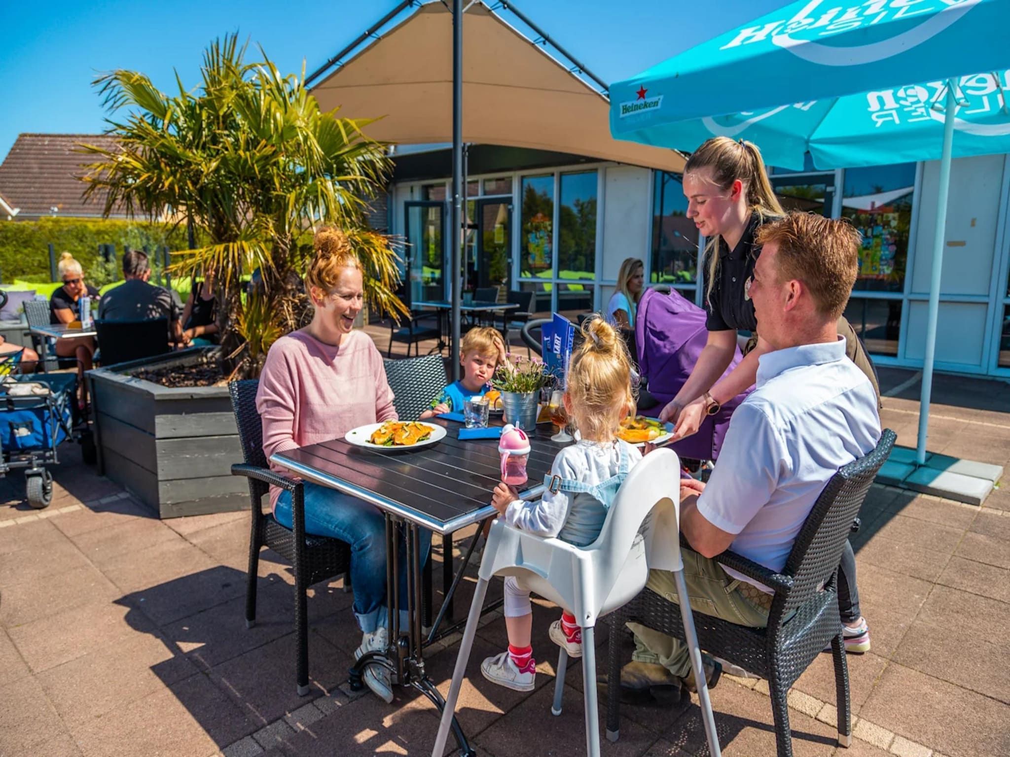 Parkfaciliteiten bij Watervilla Sauna 6 in Medemblik