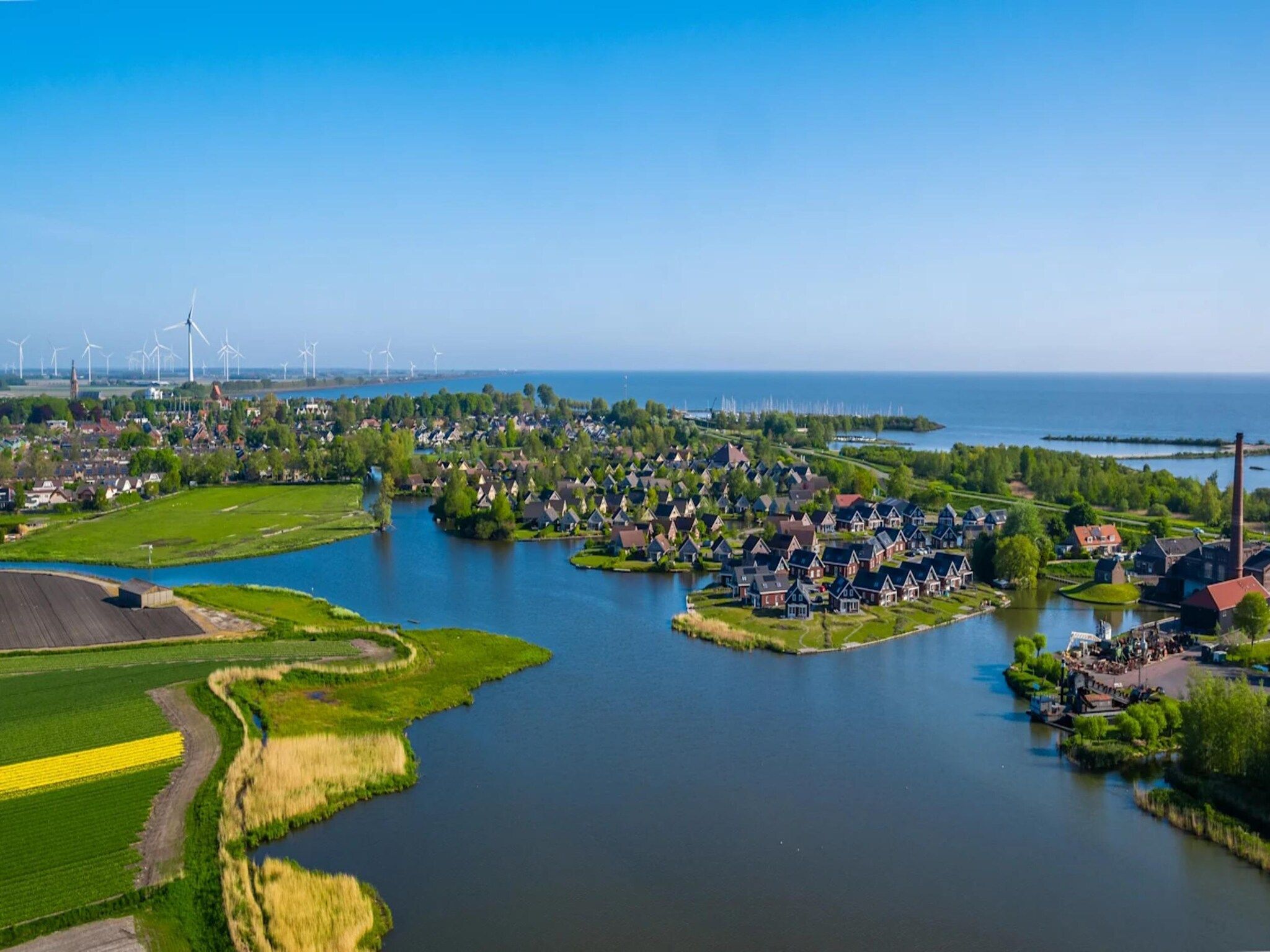 Parkfaciliteiten bij Watervilla Sauna 6 in Medemblik