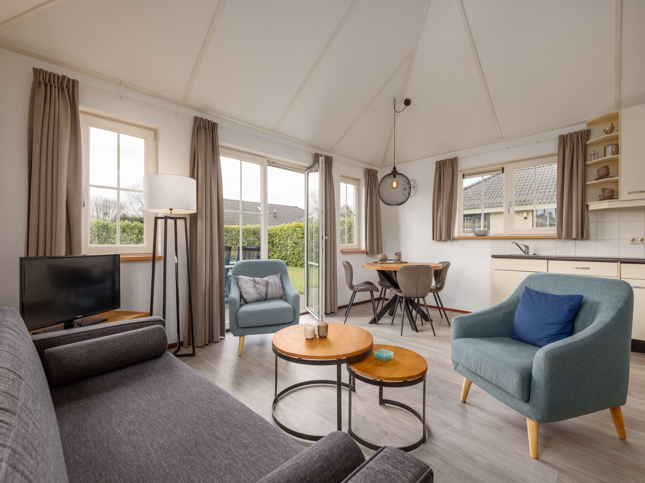 De woonkamer van De Veluwse Hoevegaerde 5 in Putten