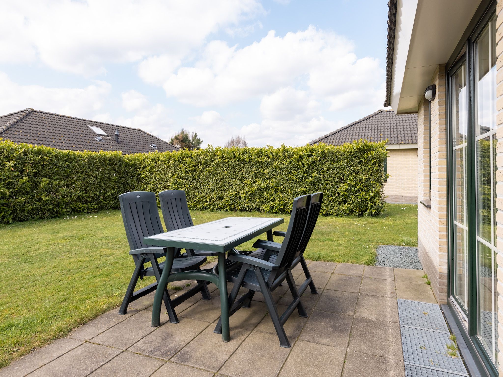 Het terras van De Veluwse Hoevegaerde 5 in Putten