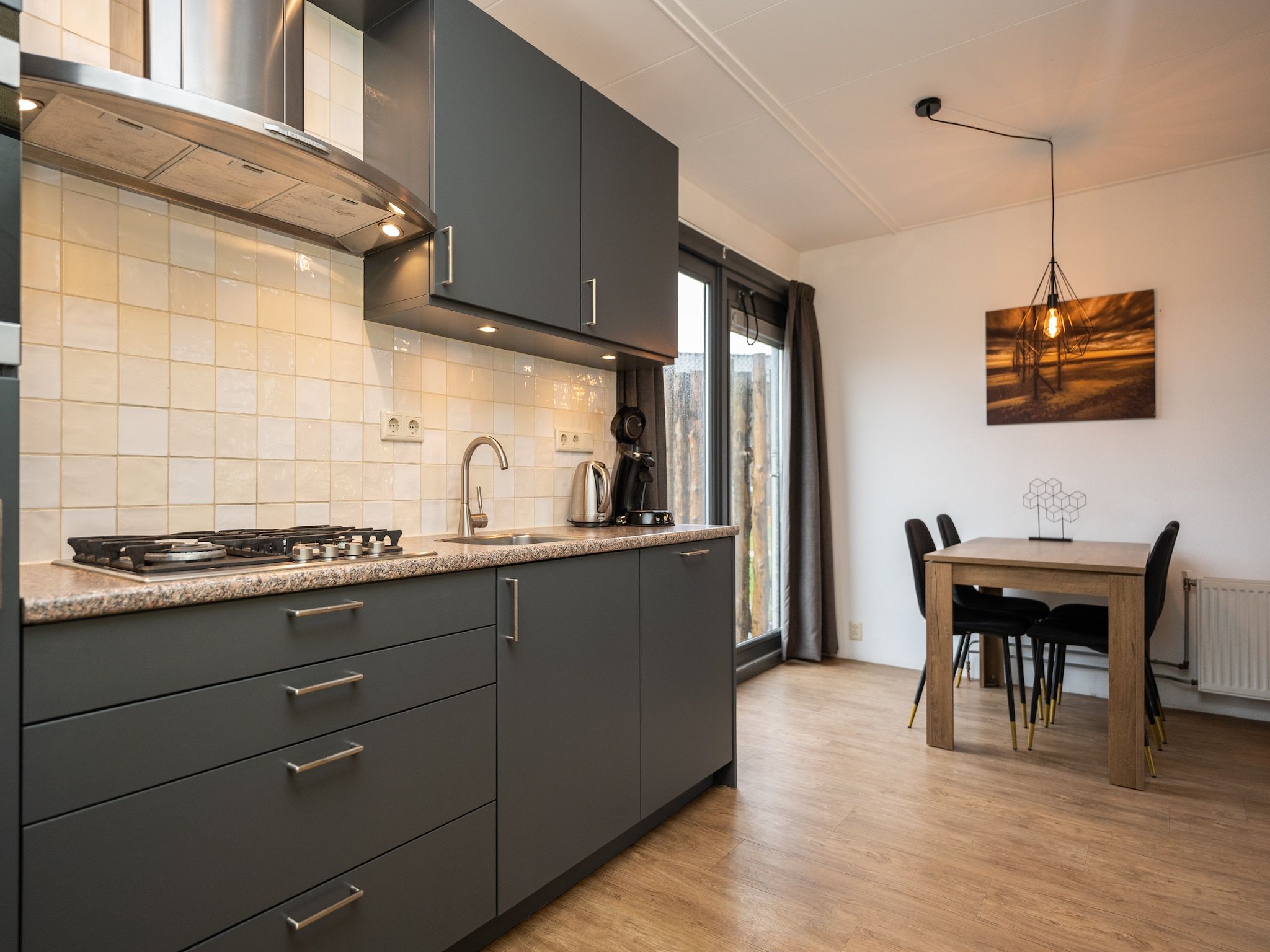 De keuken van Vakantiepark 't Eibernest Texel 3 in De Cocksdorp