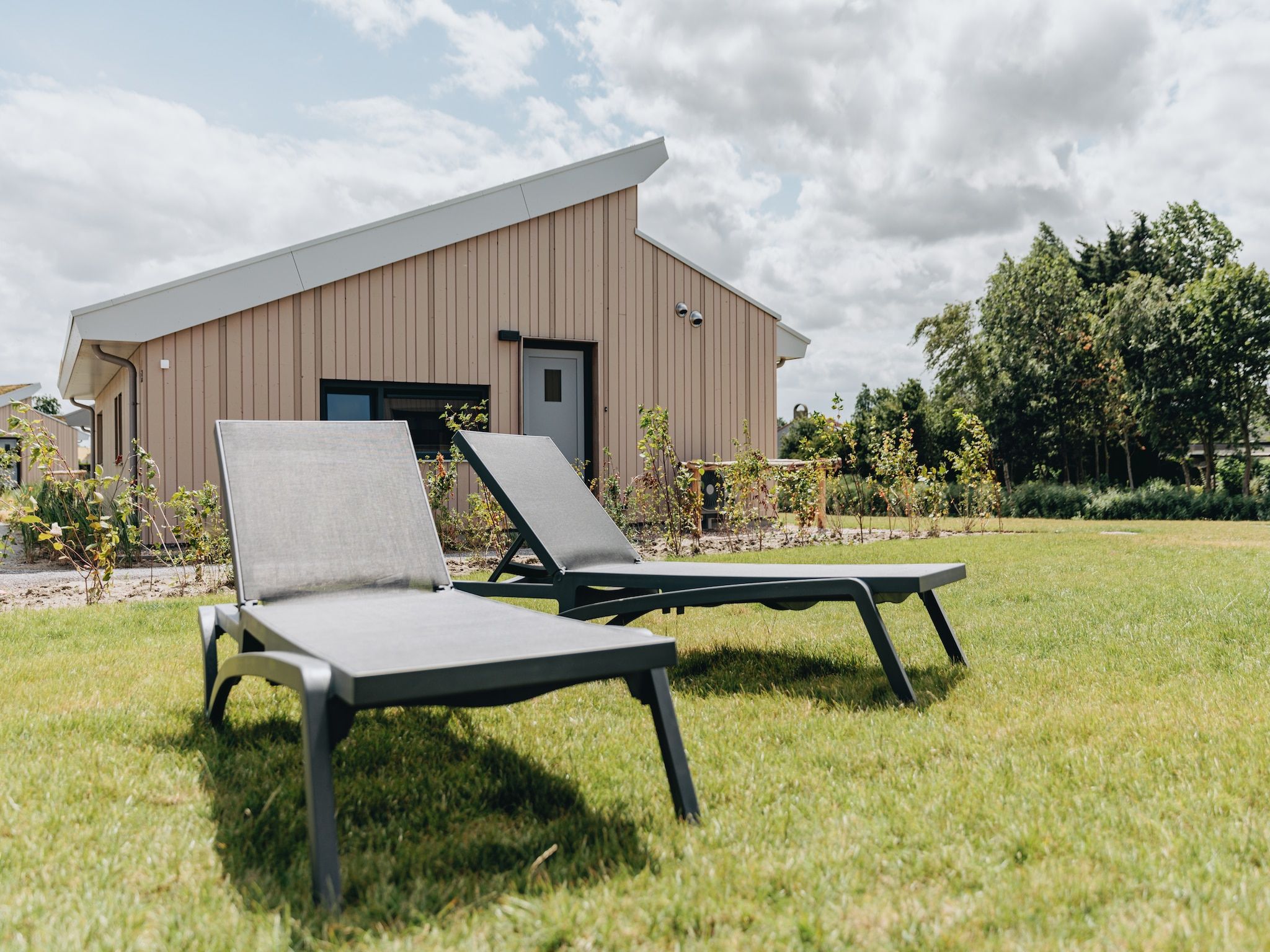 De tuin van Vakantiepark Zeebad 11 in Breskens