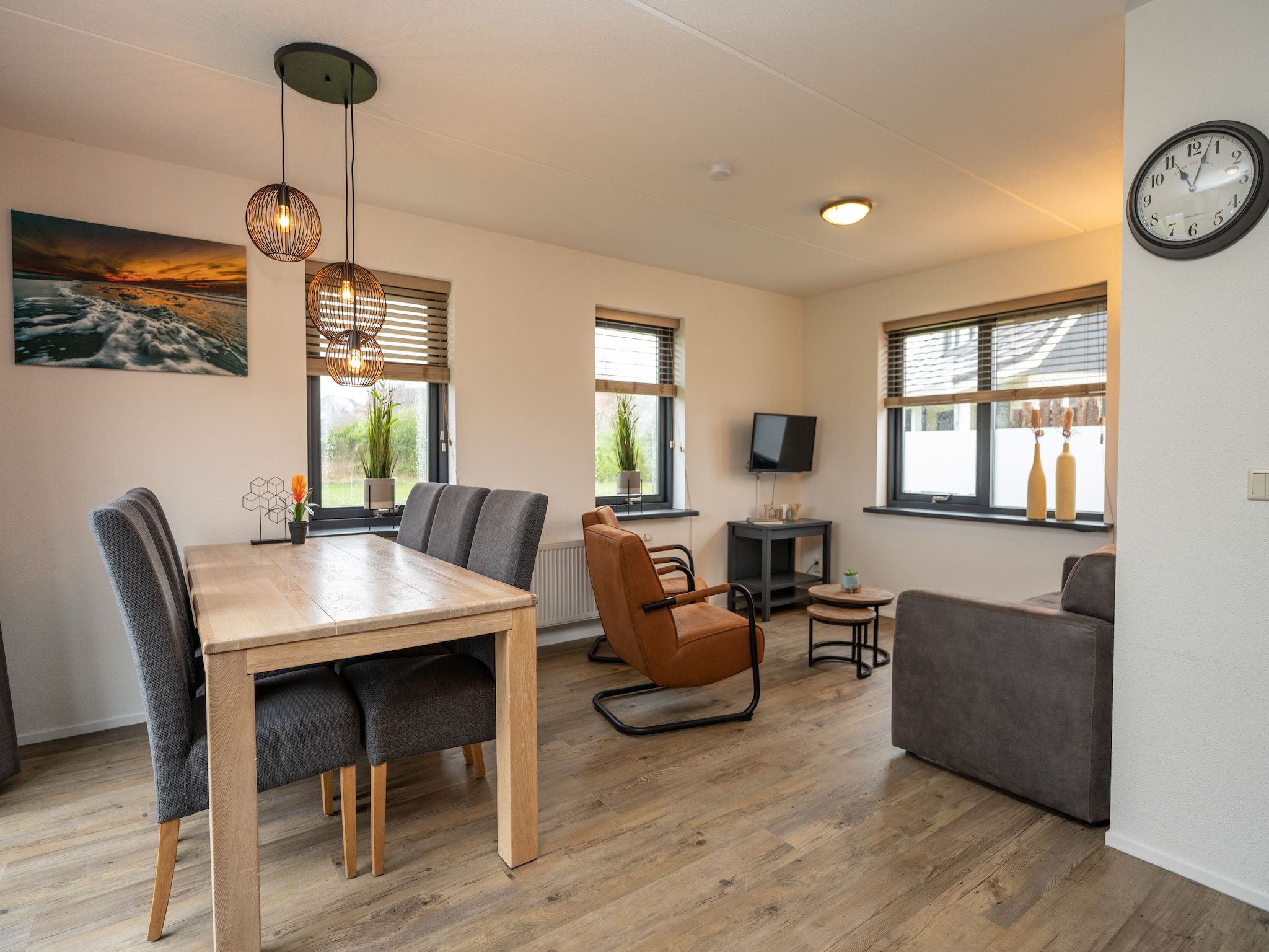 De woonkamer van Vakantiepark 't Eibernest Texel 7 in De Cocksdorp