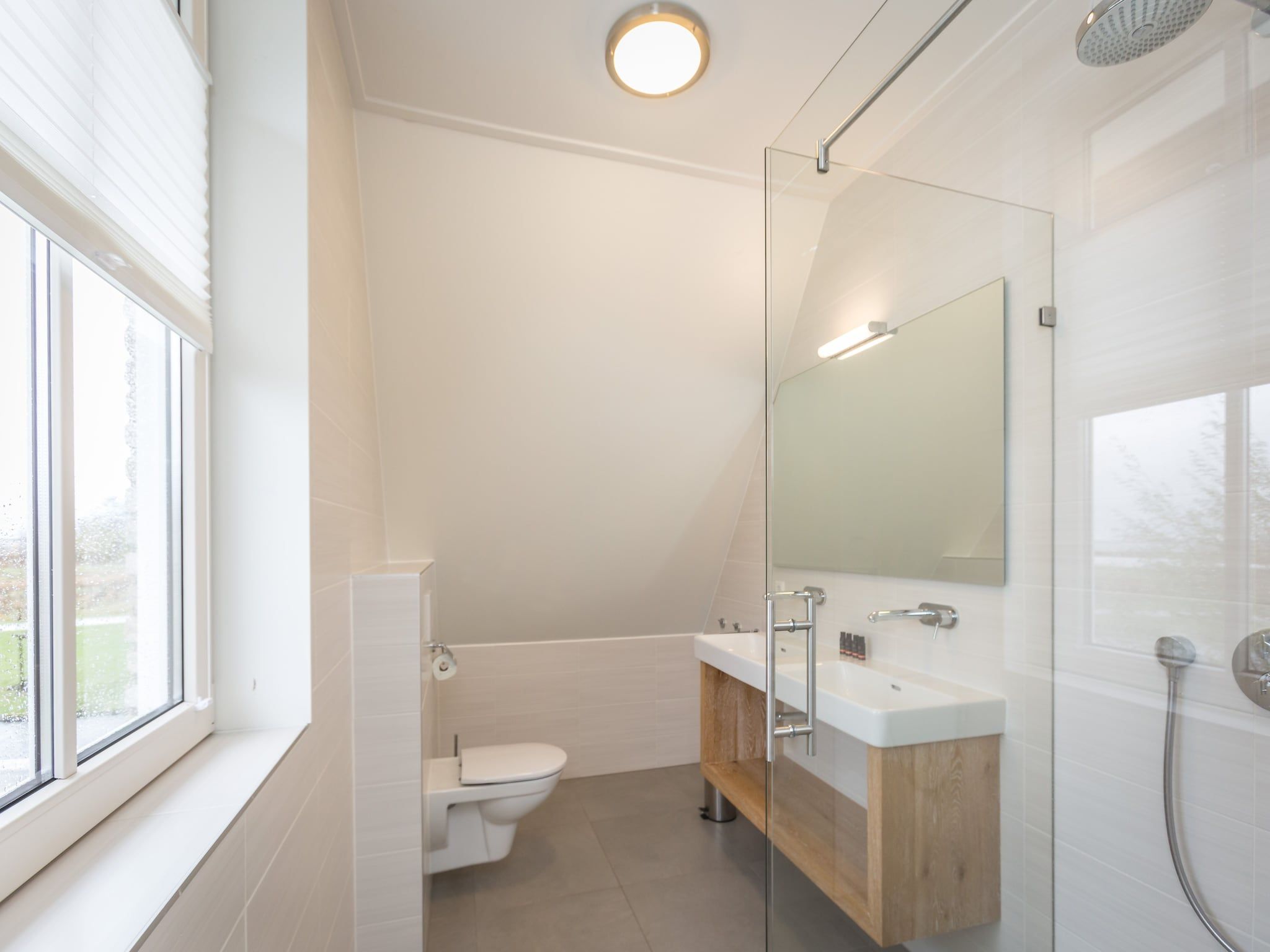 De badkamer van Friese Meren Villa's 17 in Delfstrahuizen