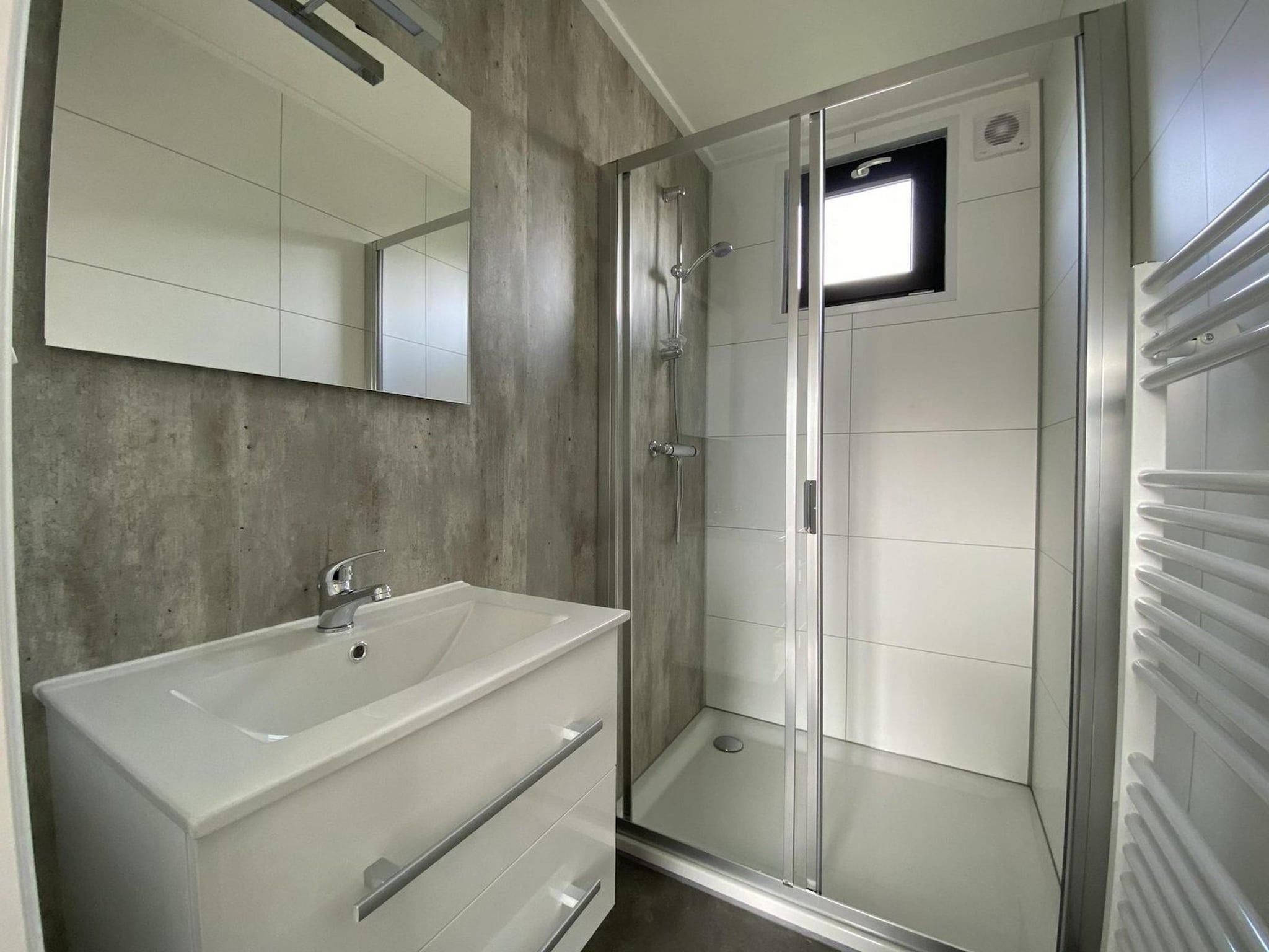 De badkamer van Just Nature Light 4 in Kampen