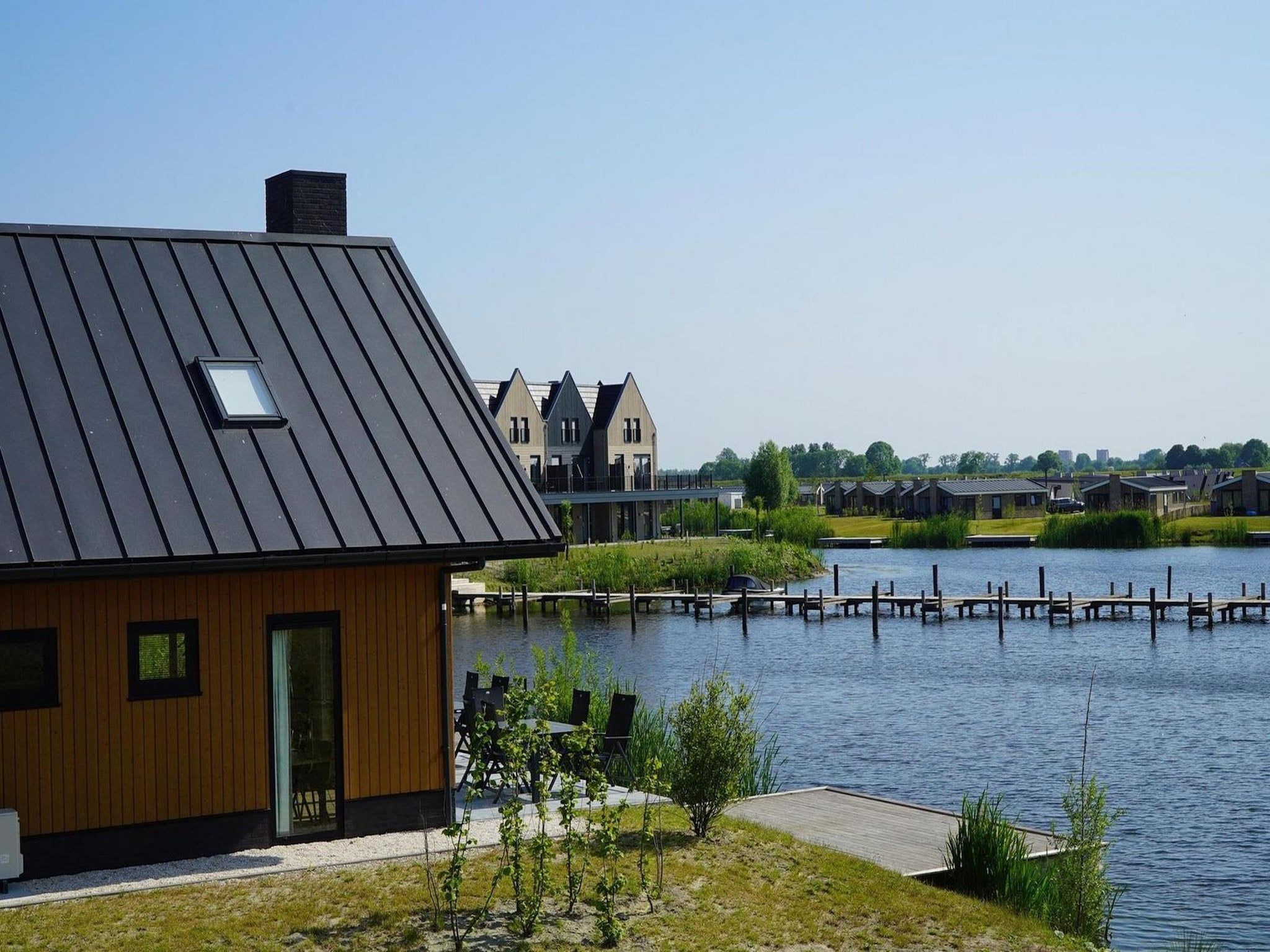De buitenkant van Resort De IJssel Eilanden 8 in Kampen