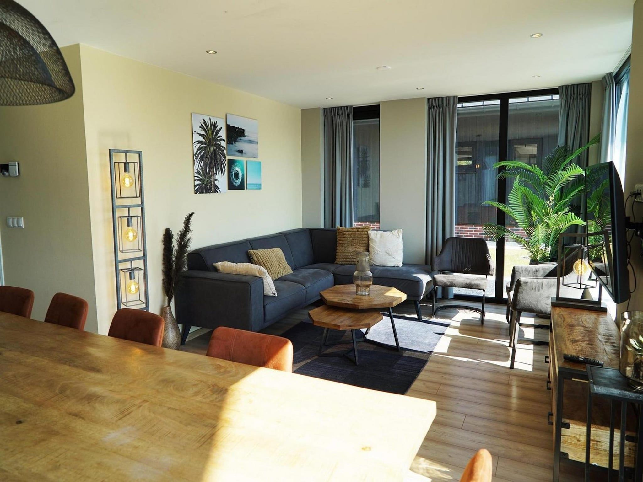 De woonkamer van Resort De IJssel Eilanden 8 in Kampen