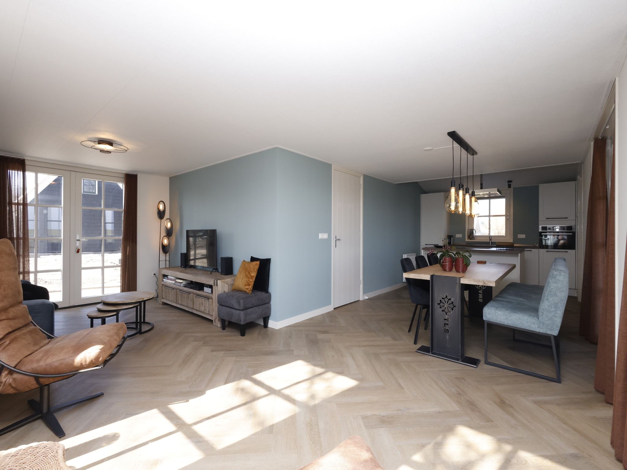 De woonkamer van Recreatiepark Wiringherlant - Wiringher Villa 23 in Hippolytushoef