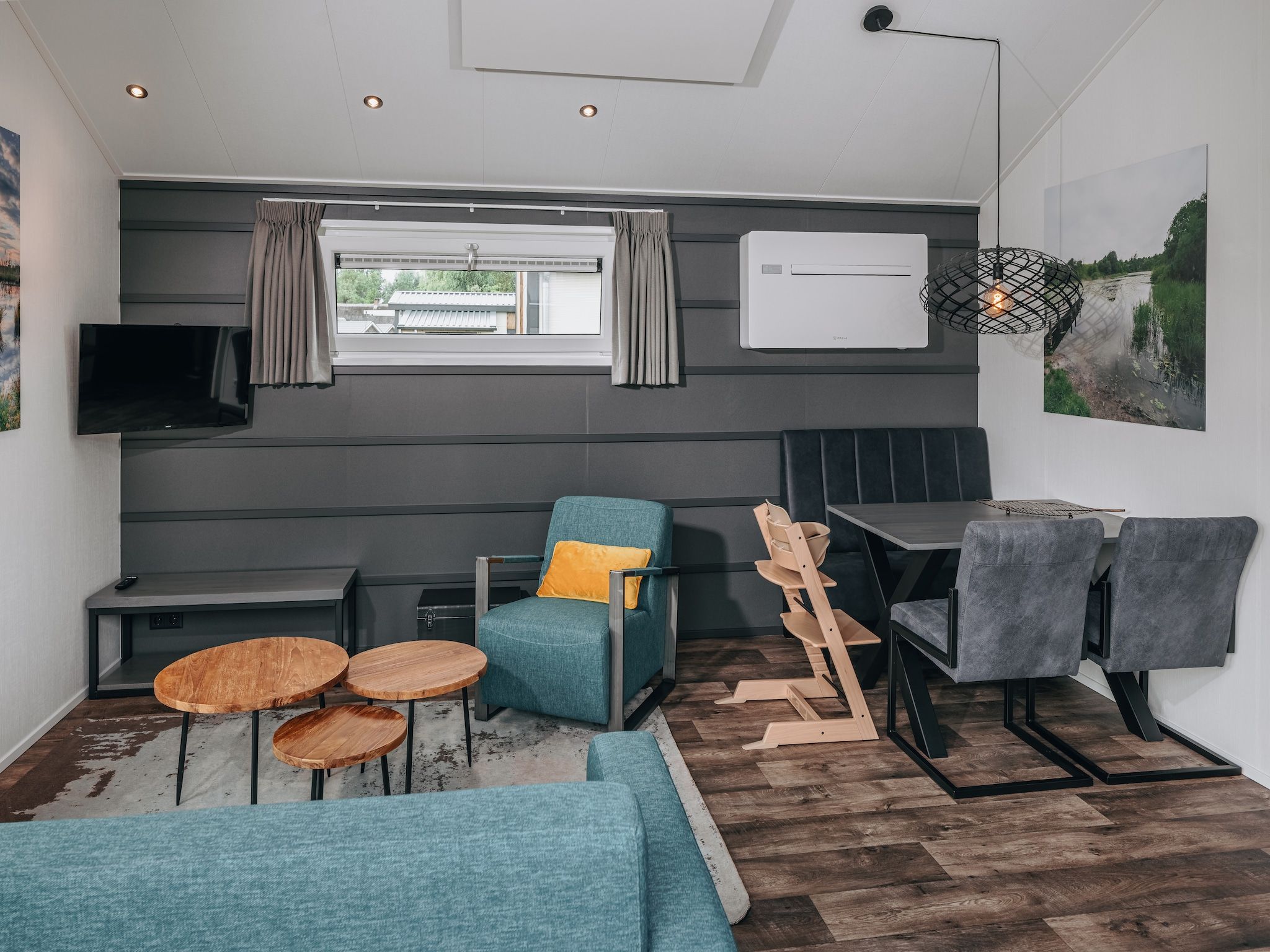 De woonkamer van Vakantiepark Giethoorn 8 in Giethoorn