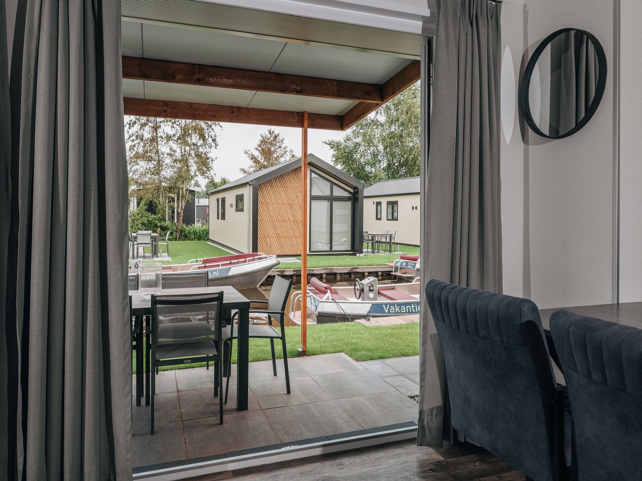 Het uitzicht vanaf Vakantiepark Giethoorn 12 in Giethoorn