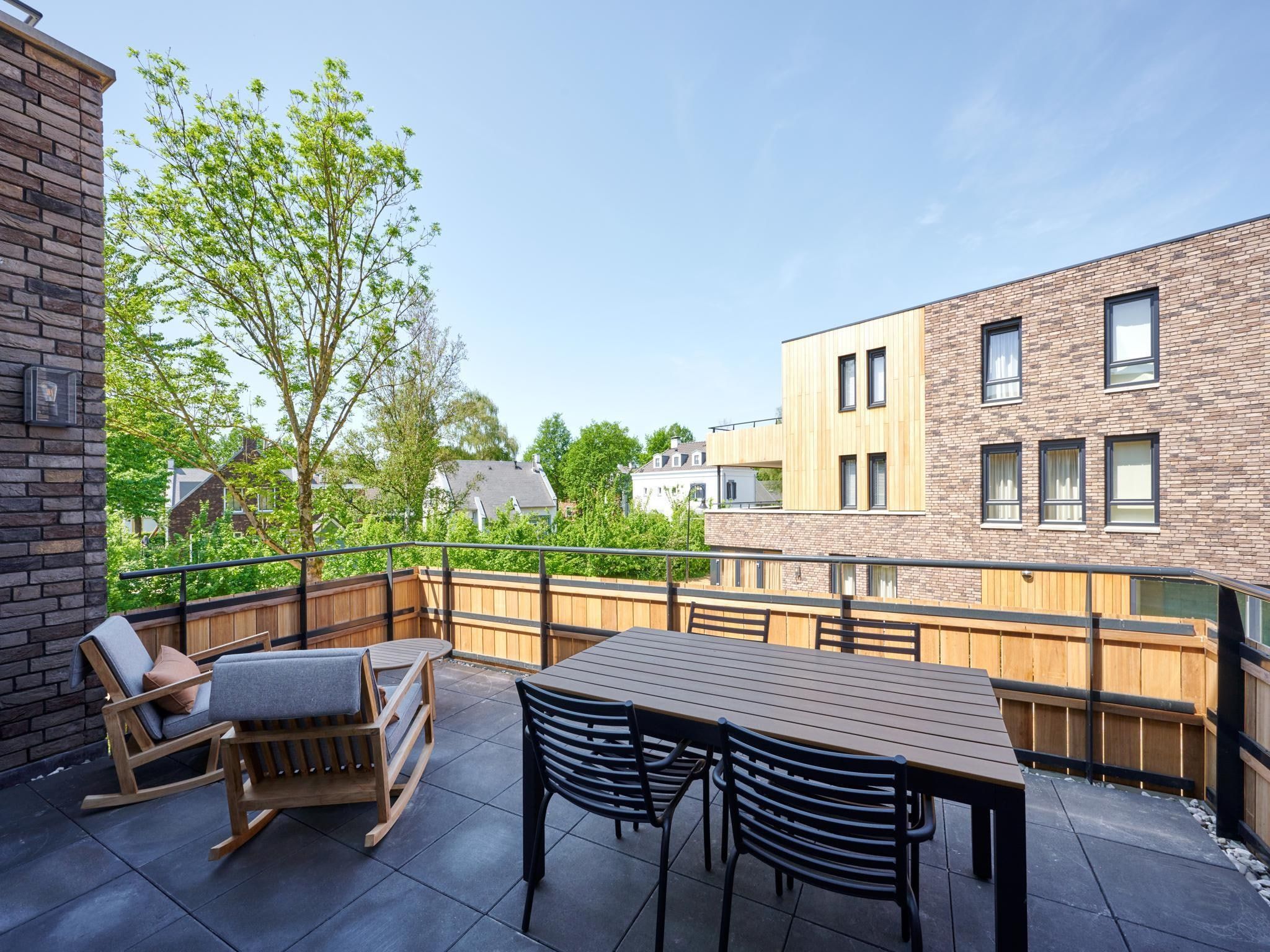 Het terras van Resort Maastricht 33 in Maastricht