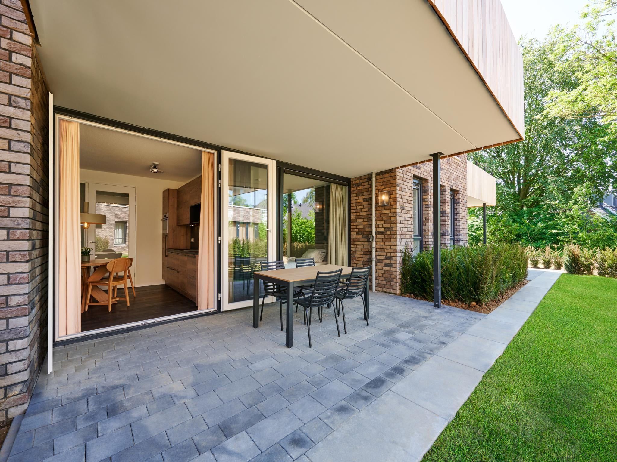 Het terras van Resort Maastricht 33 in Maastricht