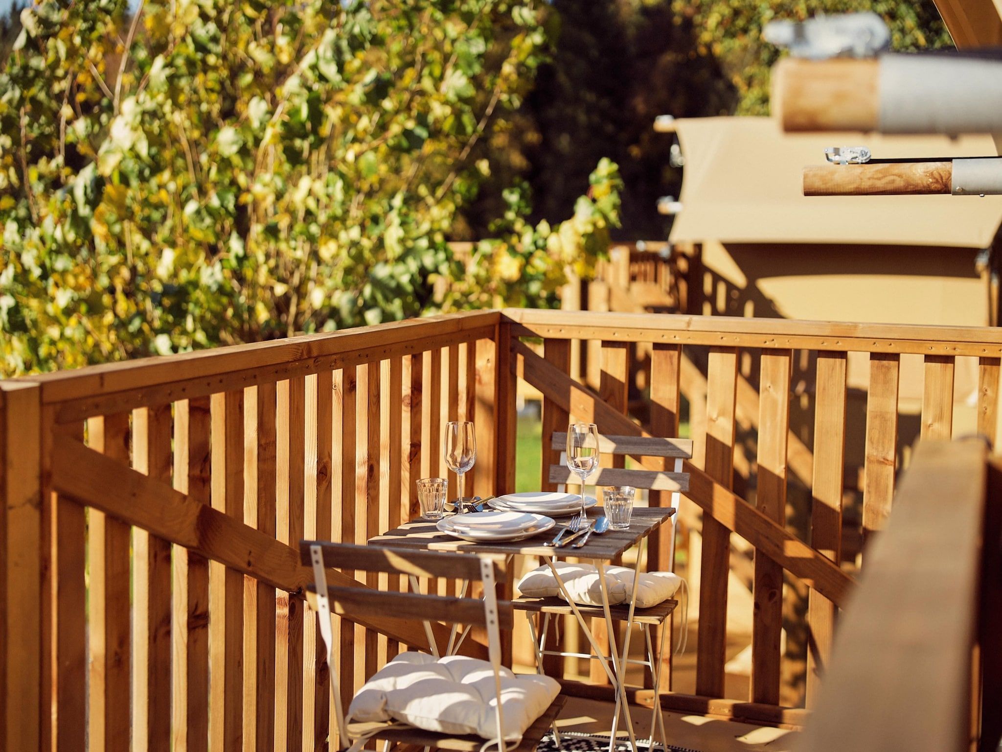 Het terras van Resort de Parel 1 in Zeewolde