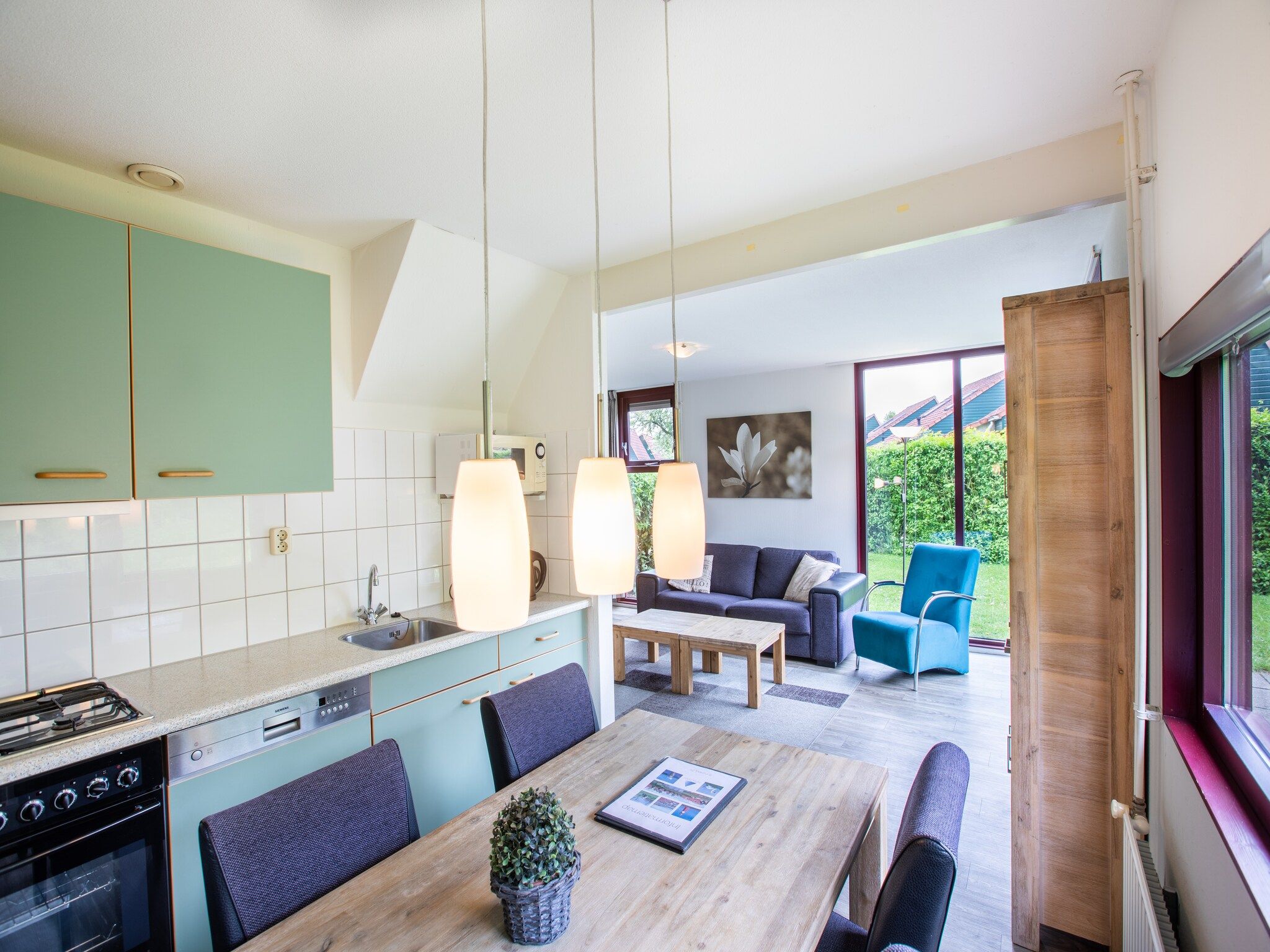 De keuken van Vakantiepark Hof van Zeeland 2 in Heinkenszand