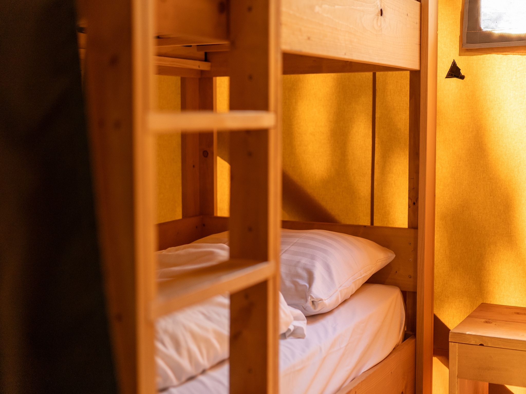 Een slaapkamer van Vakantiepark Hunzedal 16 in Borger