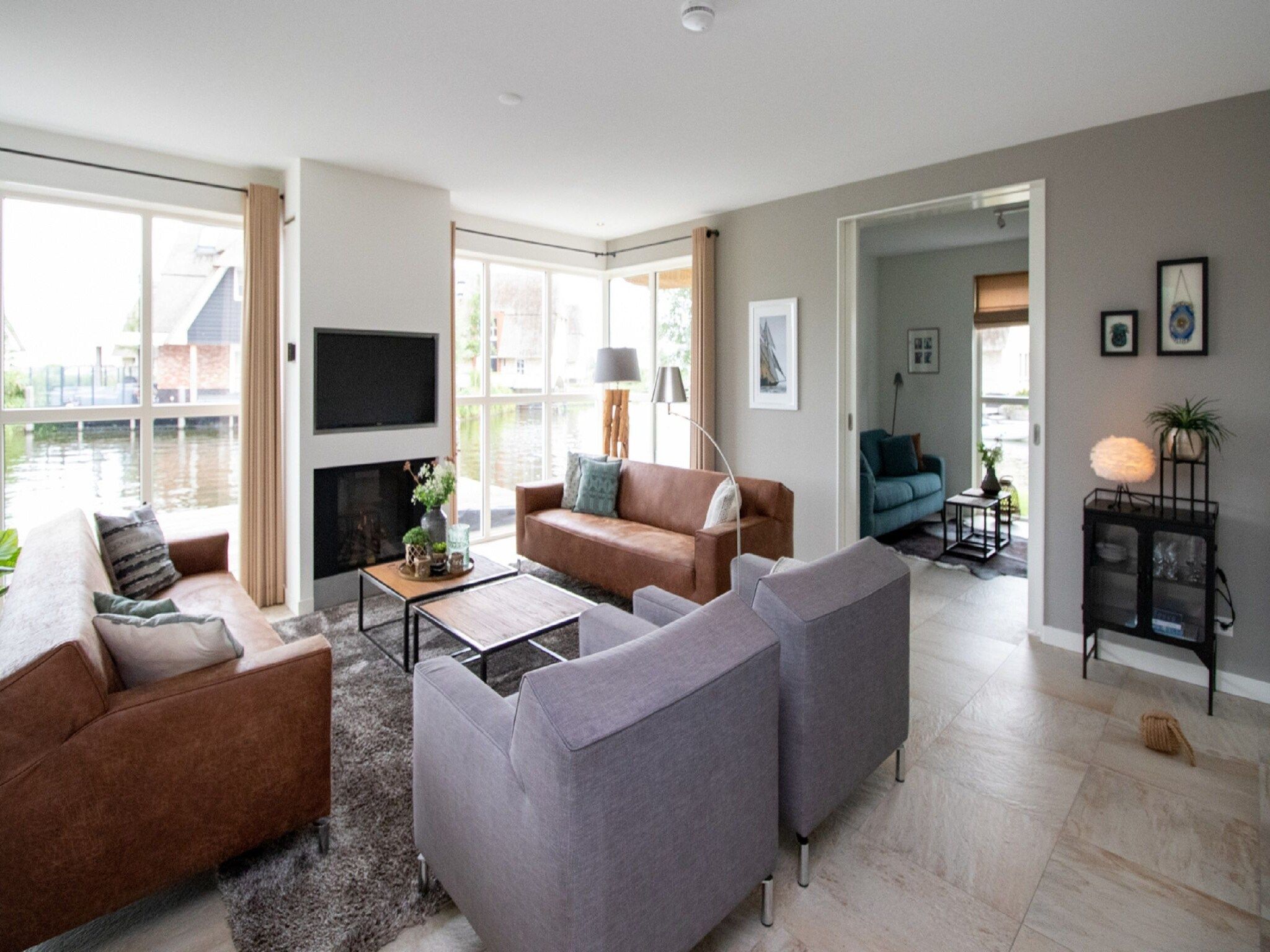 De woonkamer van Friese Meren Villa's 16 in Delfstrahuizen