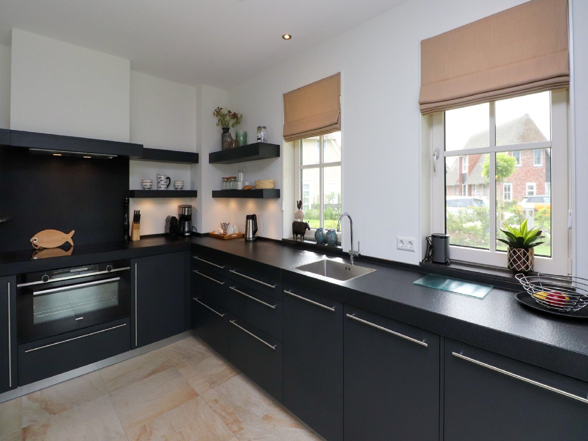 De keuken van Friese Meren Villa's 16 in Delfstrahuizen