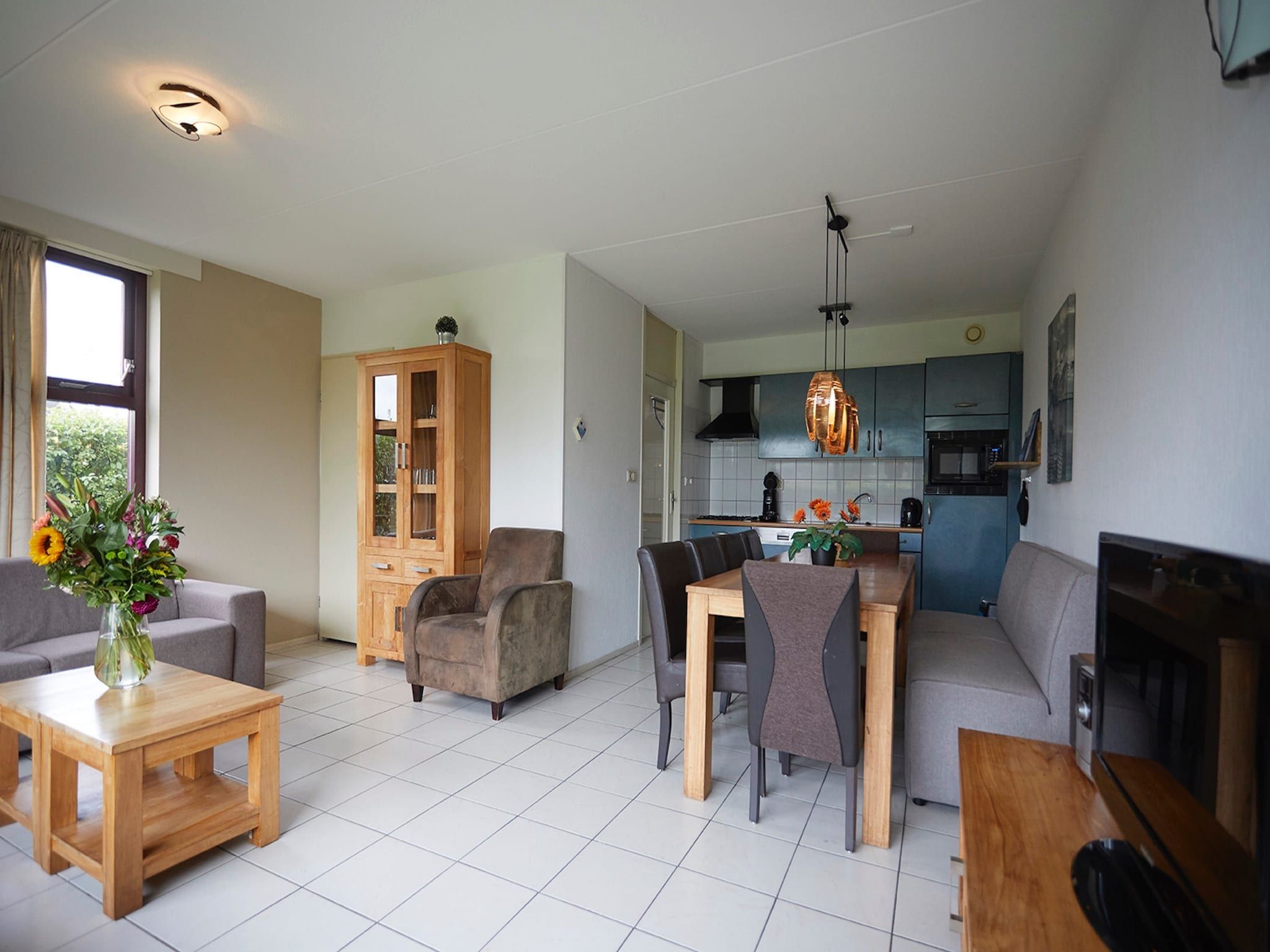 De eetkamer van Vakantiepark Hof van Zeeland  7 in Heinkenszand