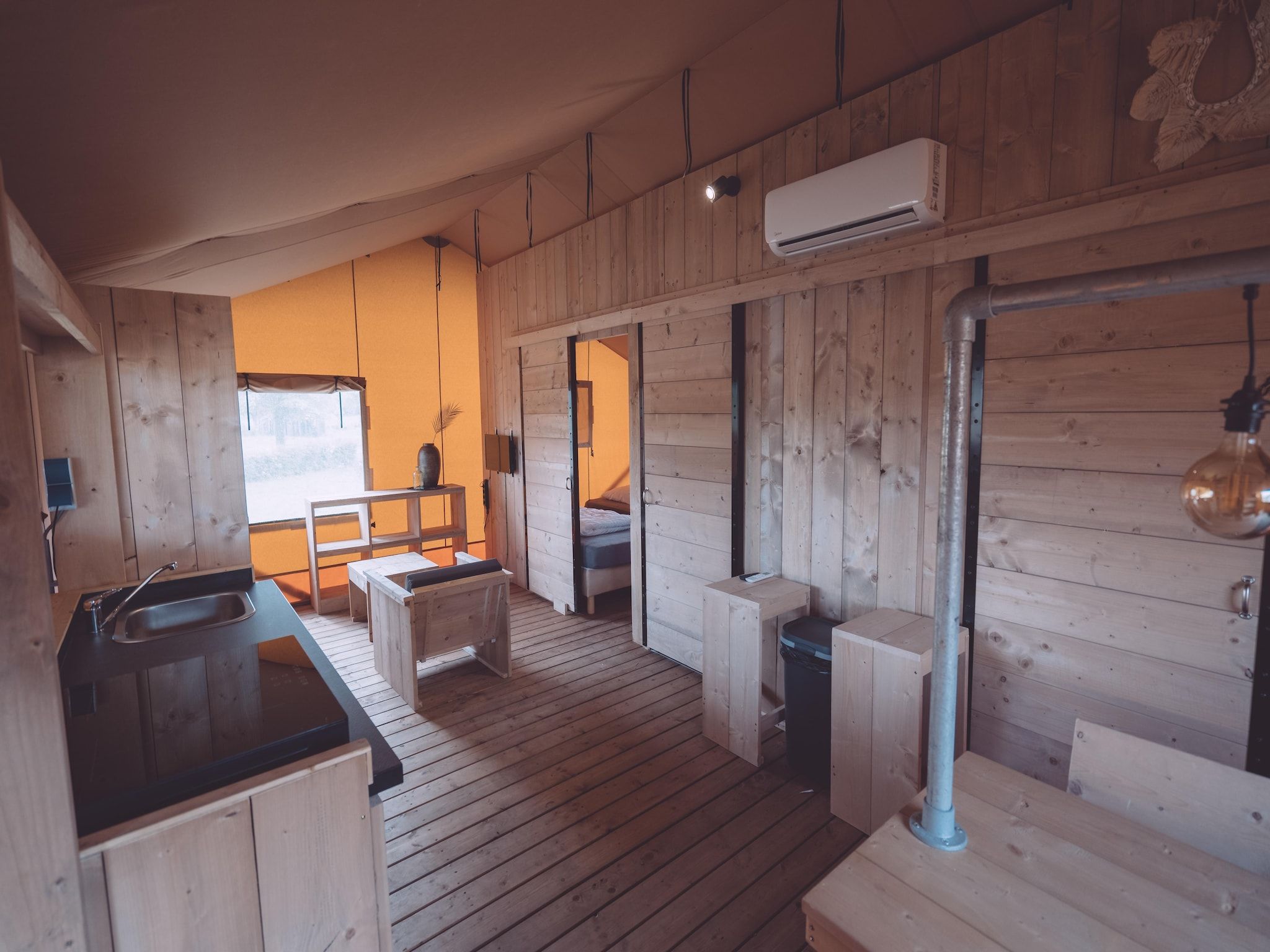 De keuken van Vakantiepark Eigen Wijze 13 in Bant