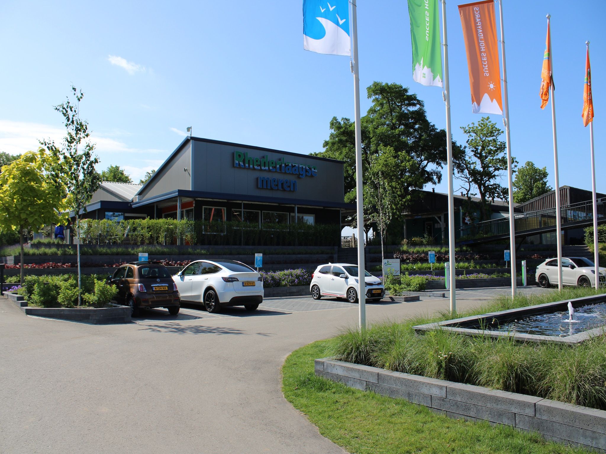 Parkfaciliteiten bij Recreatiepark Rhederlaagse Meren 1 in Lathum