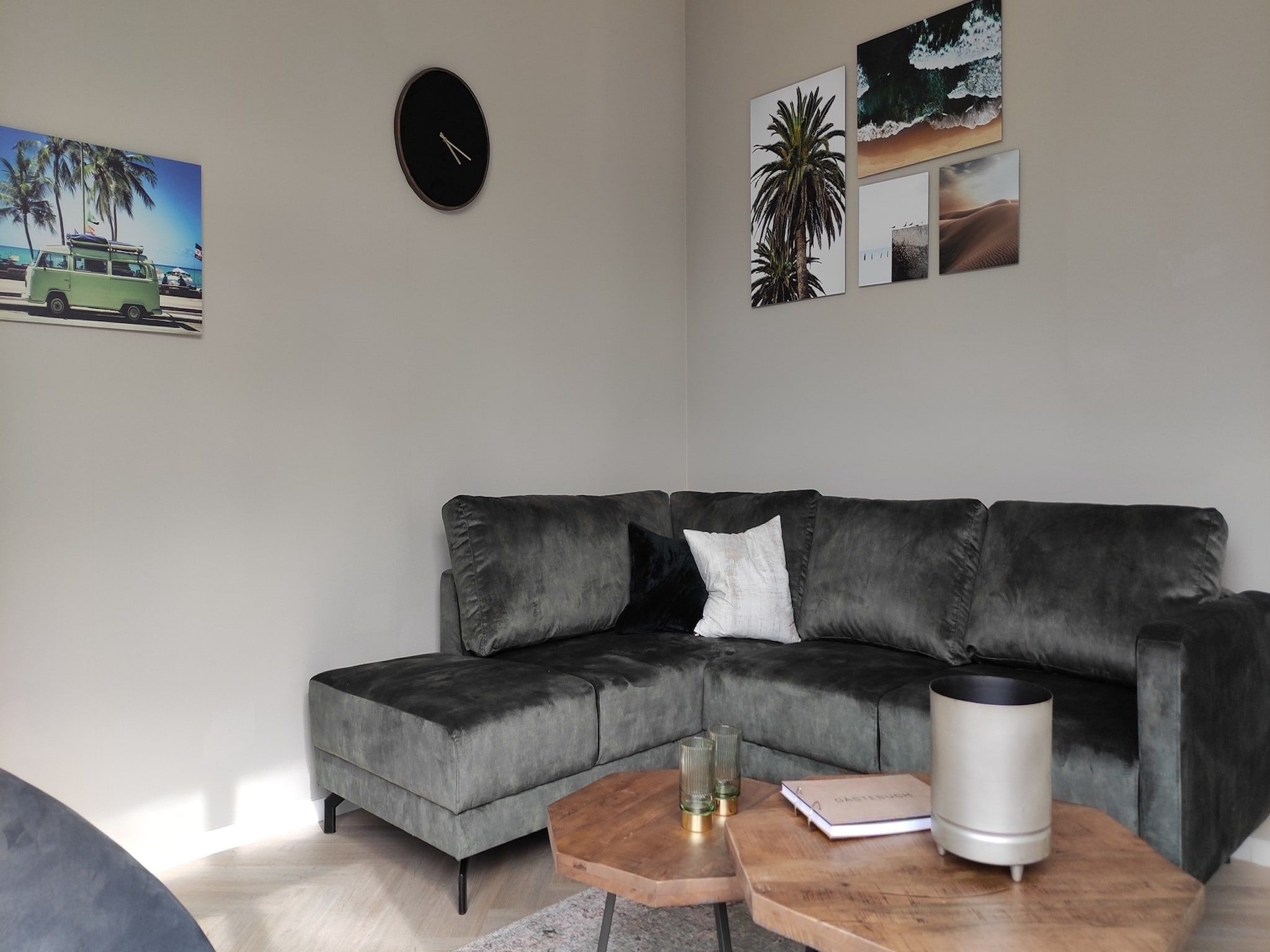 De woonkamer van Recreatiepark Rhederlaagse Meren 13 in Lathum