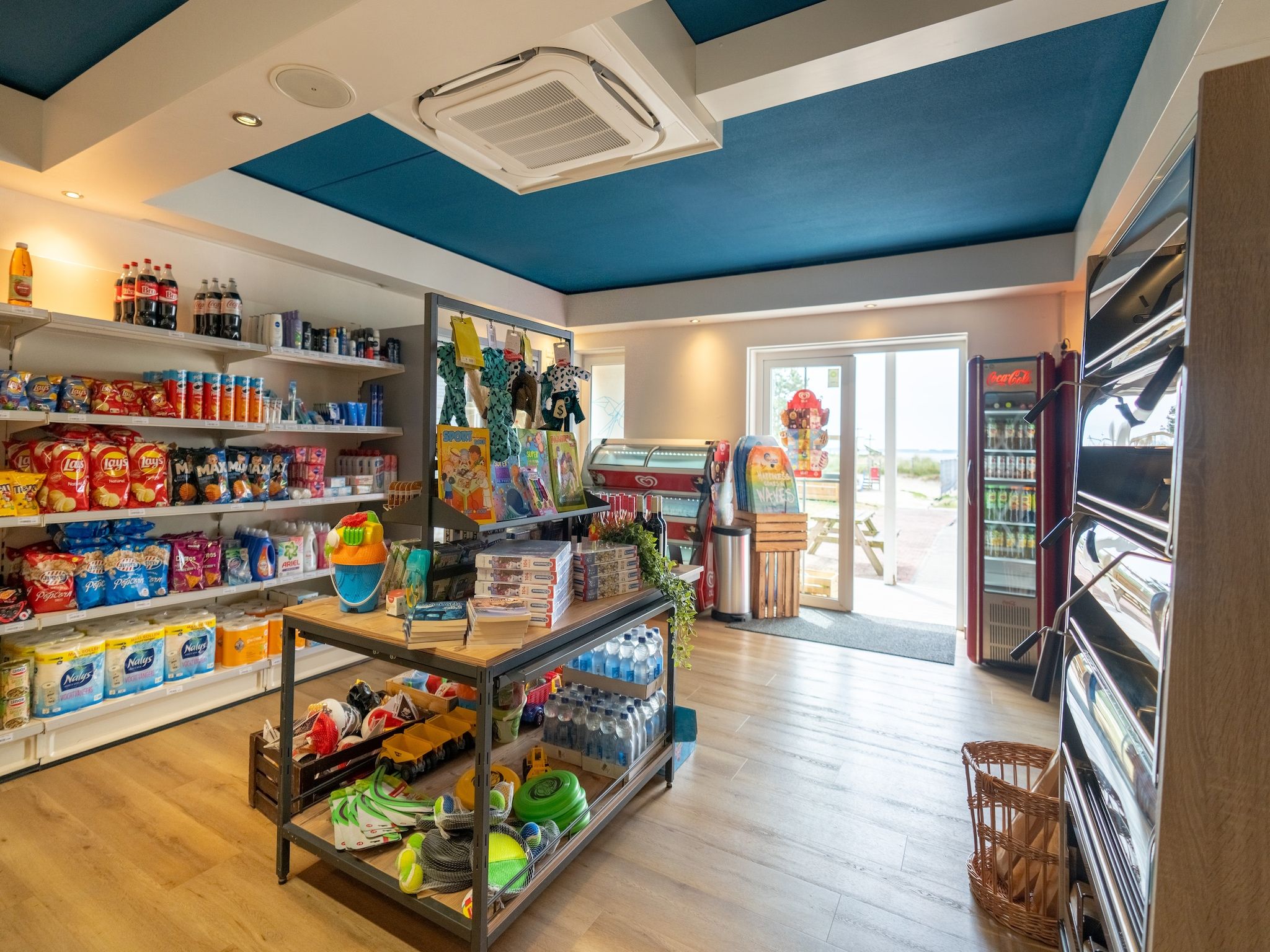 Parkfaciliteiten bij Vakantiepark Cape Helius 24 in Hellevoetsluis