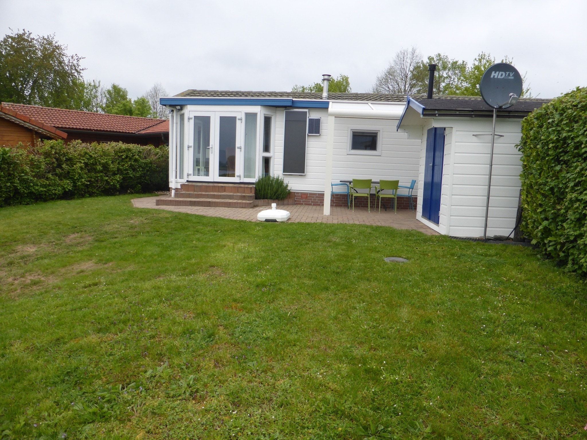 De buitenkant van Recreatiepark Rhederlaagse Meren 3 in Lathum