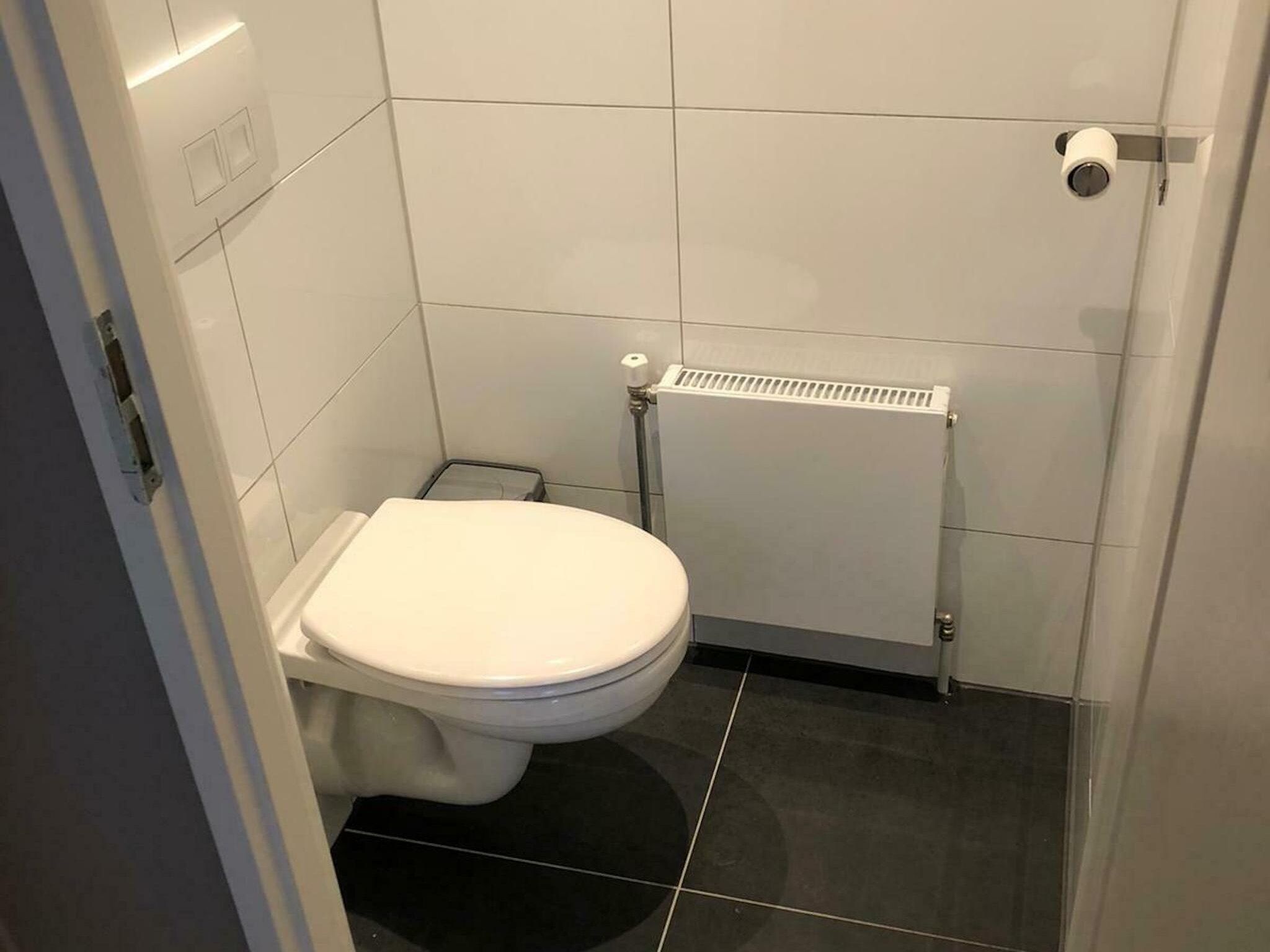 De badkamer van Recreatiepark Rhederlaagse Meren 7 in Lathum