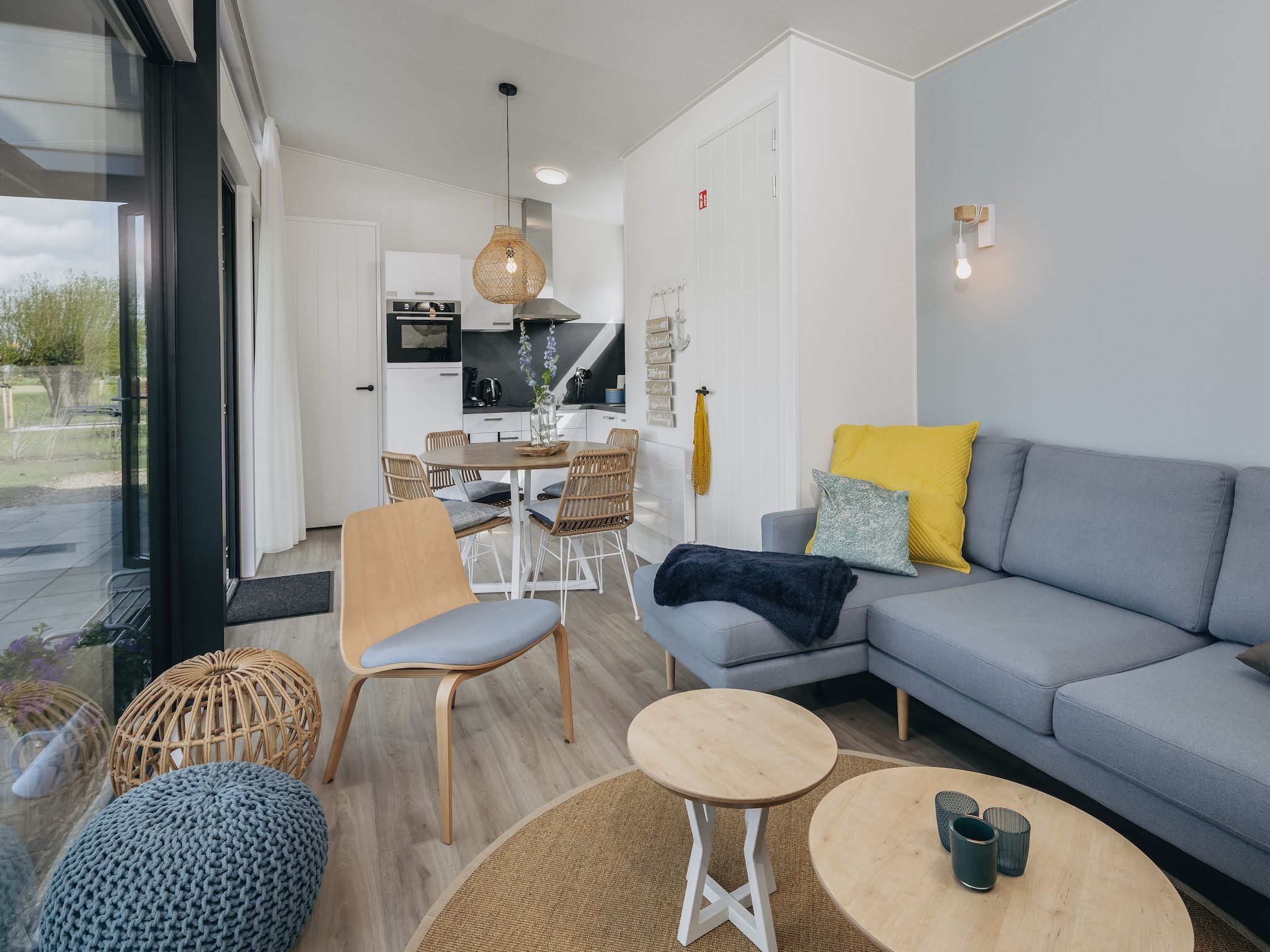 De woonkamer van Park Wijdenes 4 in Wijdenes