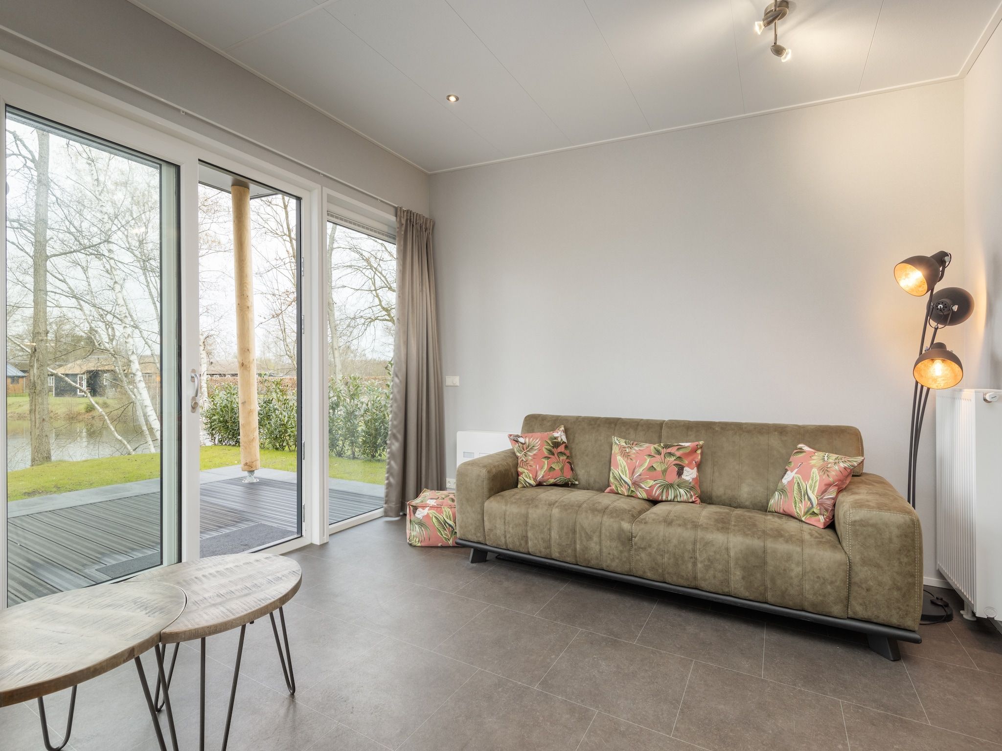 De woonkamer van Recreatiepark Tolplas 20 in Hoge Hexel