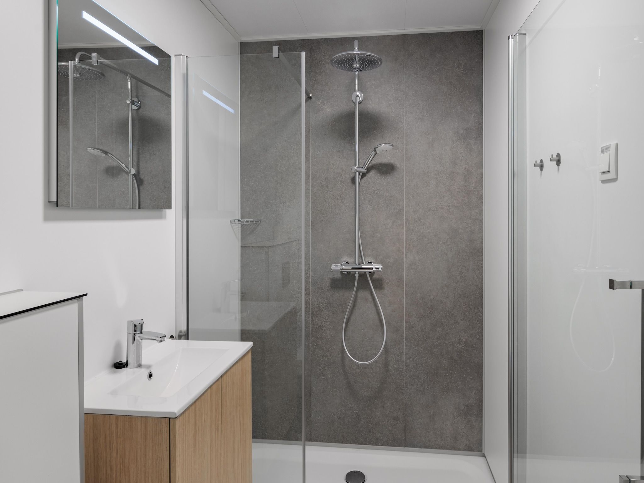 De badkamer van Beach Resort Brouwersdam 2 in Scharendijke