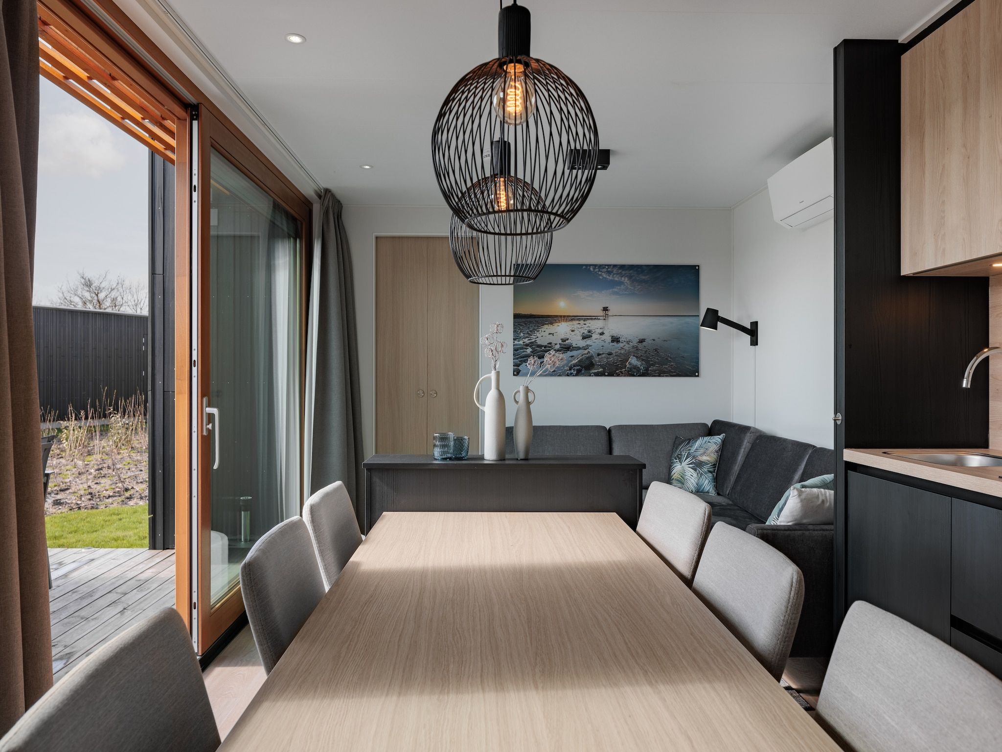 De eetkamer van Beach Resort Brouwersdam 3 in Scharendijke