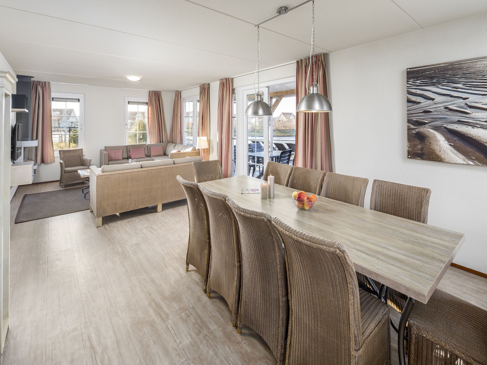 De eetkamer van Noordzee Résidence Cadzand-Bad 21 in Cadzand-Bad