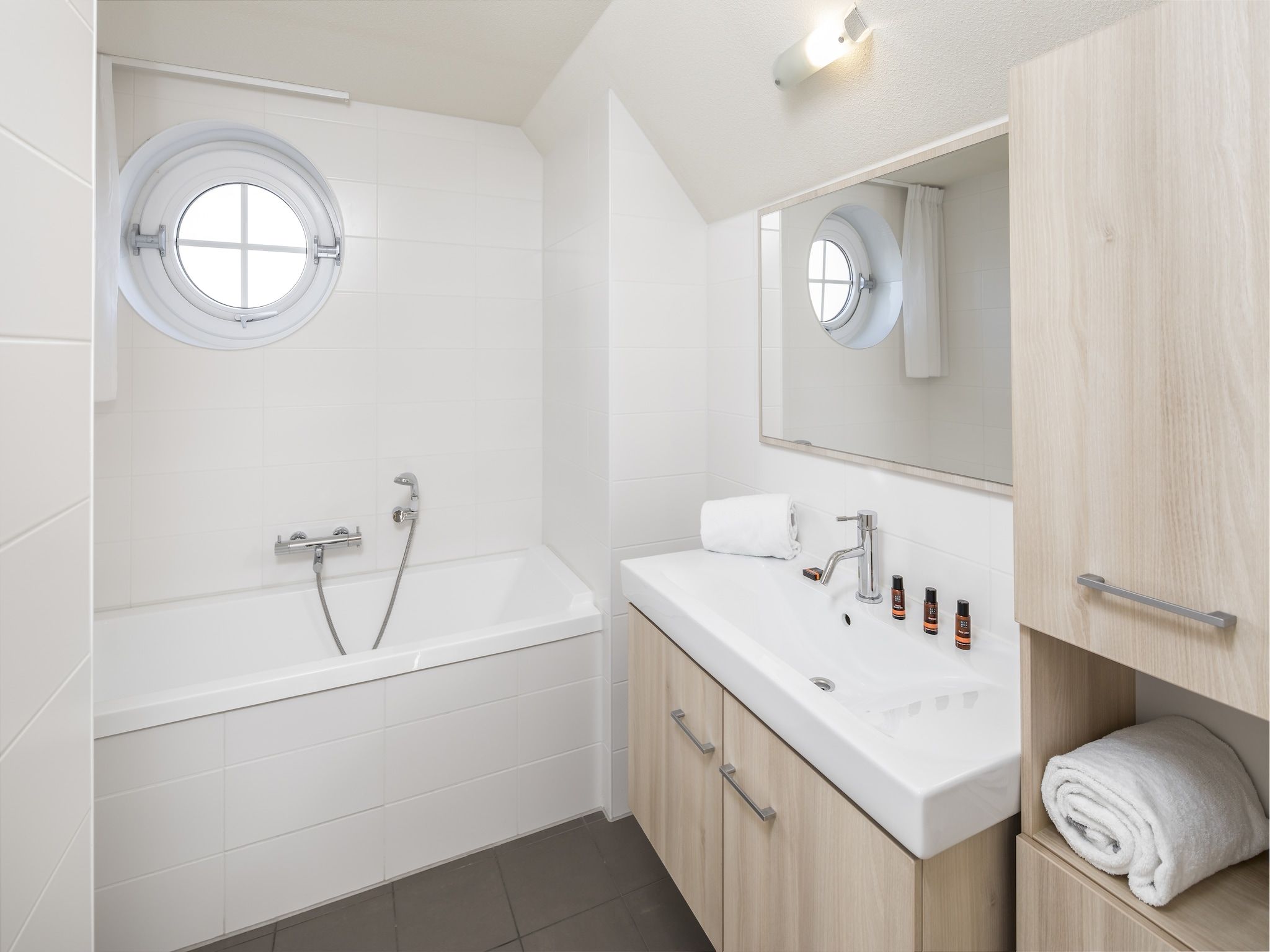 De badkamer van Noordzee Résidence Cadzand-Bad 21 in Cadzand-Bad