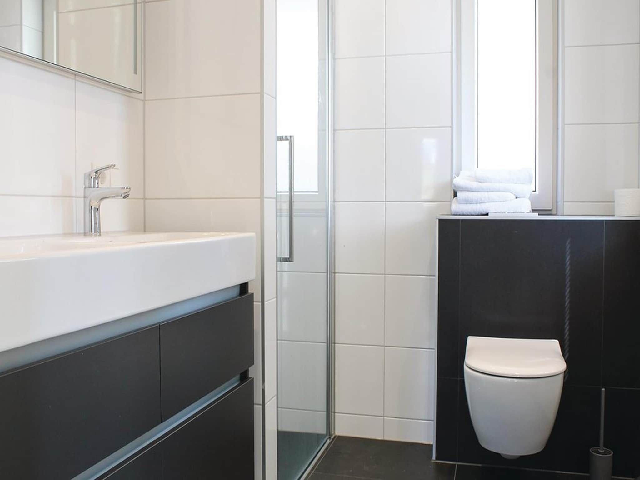 De badkamer van Recreatiepark Idskenhuizen 6 in Idskenhuizen