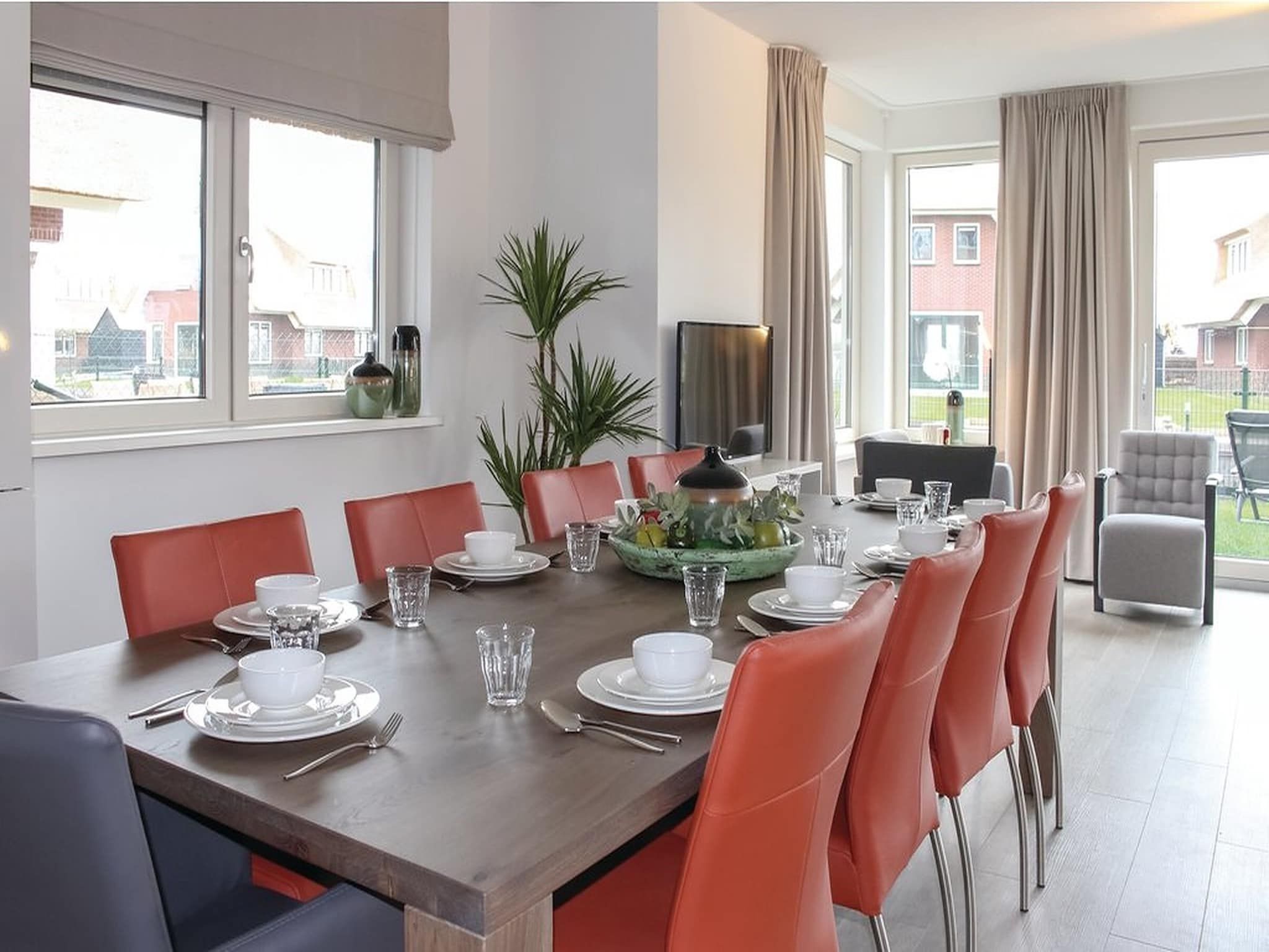 De eetkamer van Recreatiepark Idskenhuizen 9 in Idskenhuizen