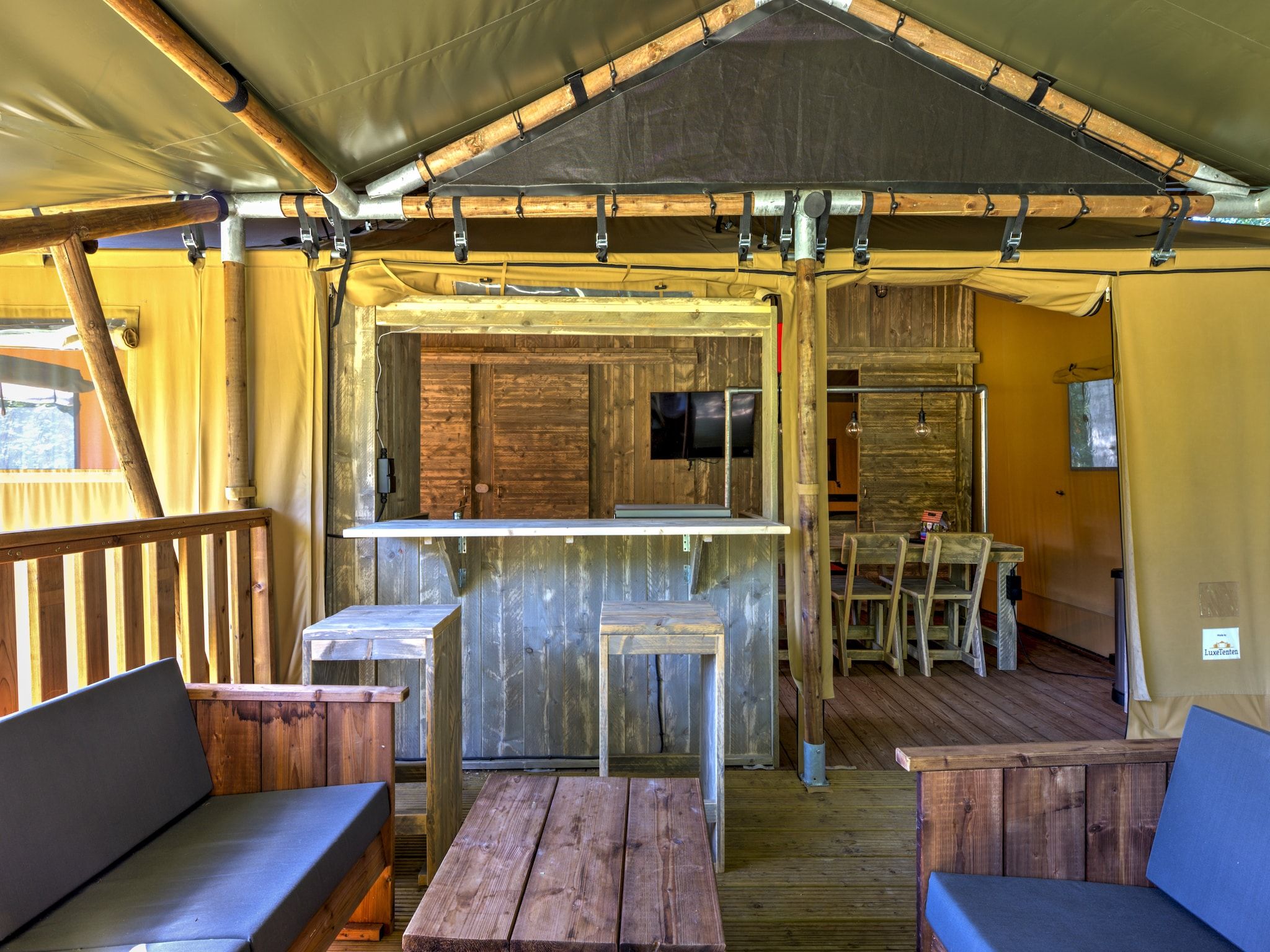 Het terras van Buitenplaats Gerner 8 in Dalfsen