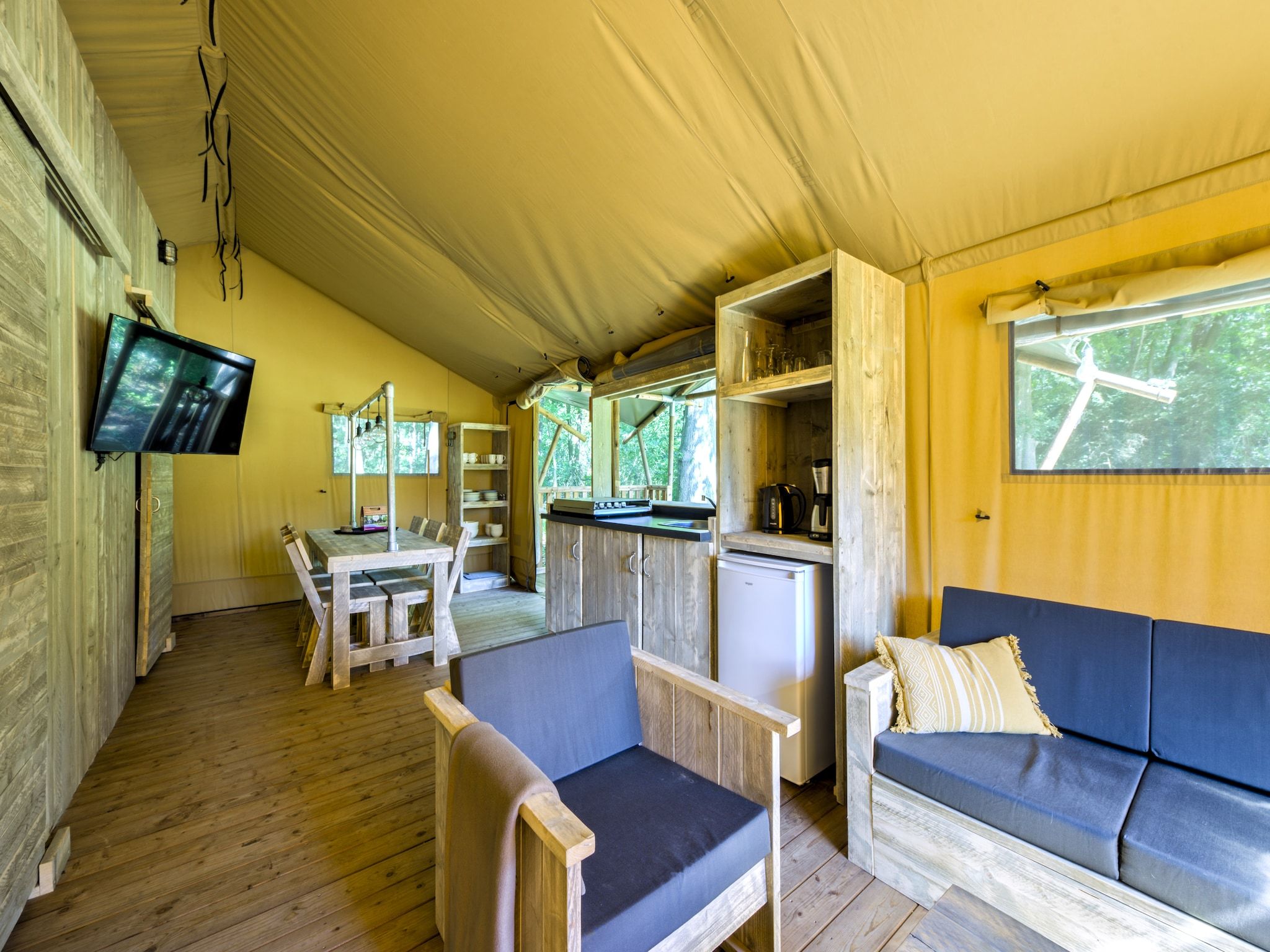 De woonkamer van Buitenplaats Gerner 8 in Dalfsen