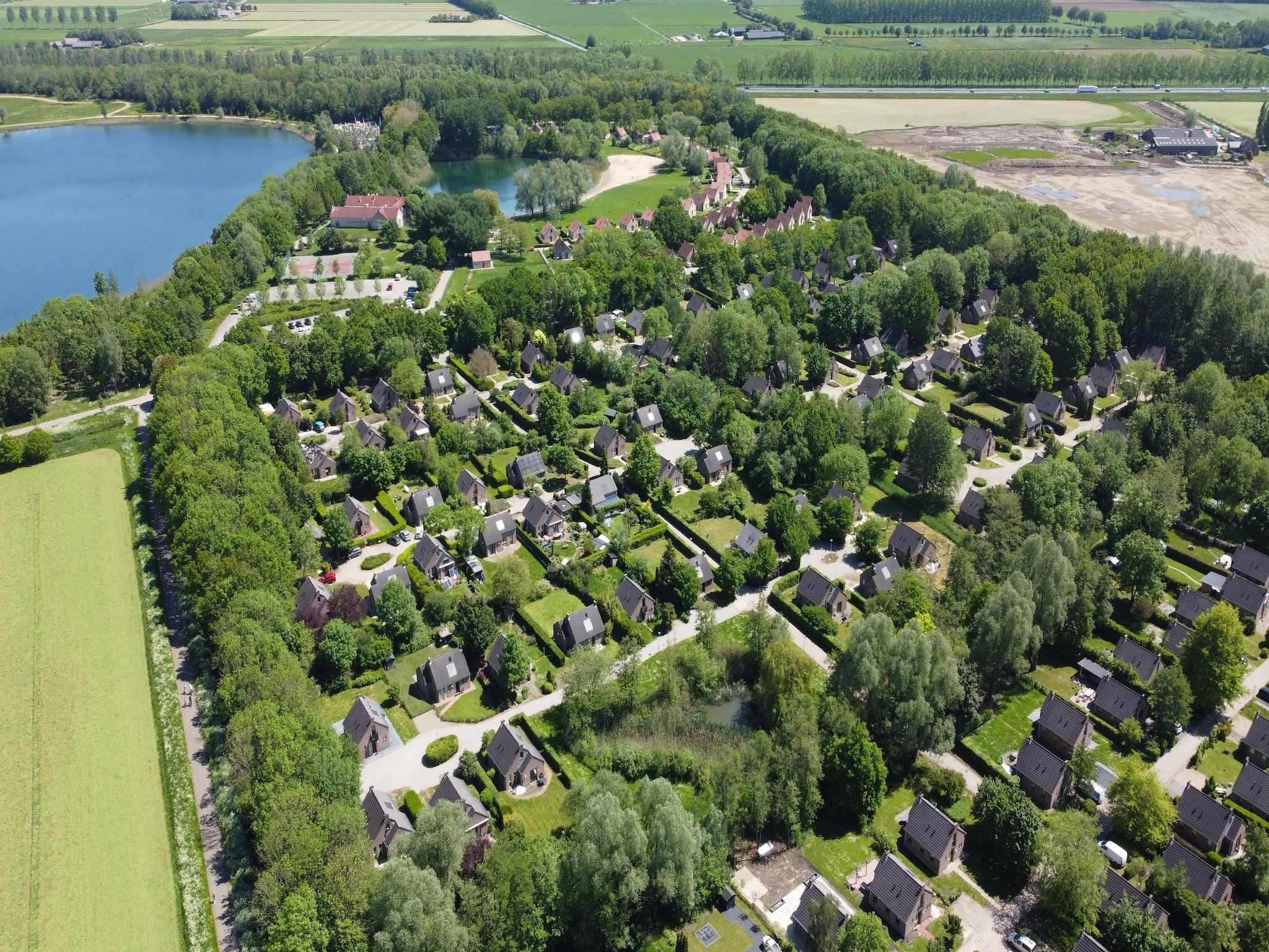 Vakantiepark 't Broeckhuys 1 in Ewijk - Foto 32 van 75