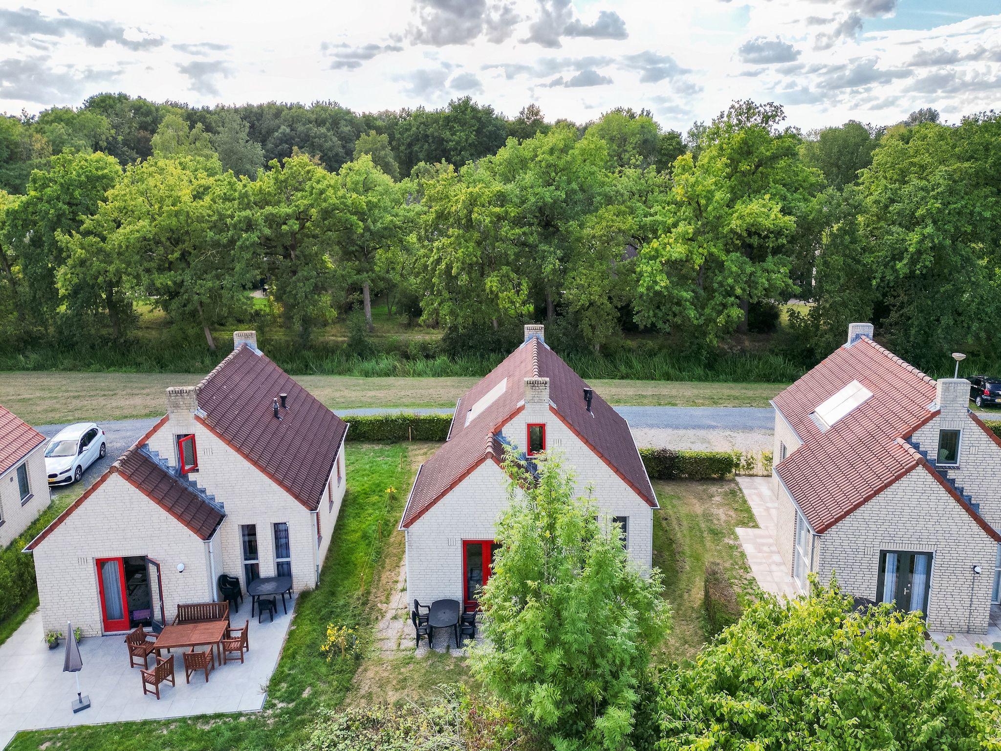 De buitenkant van Vakantiepark 't Broeckhuys 1 in Ewijk