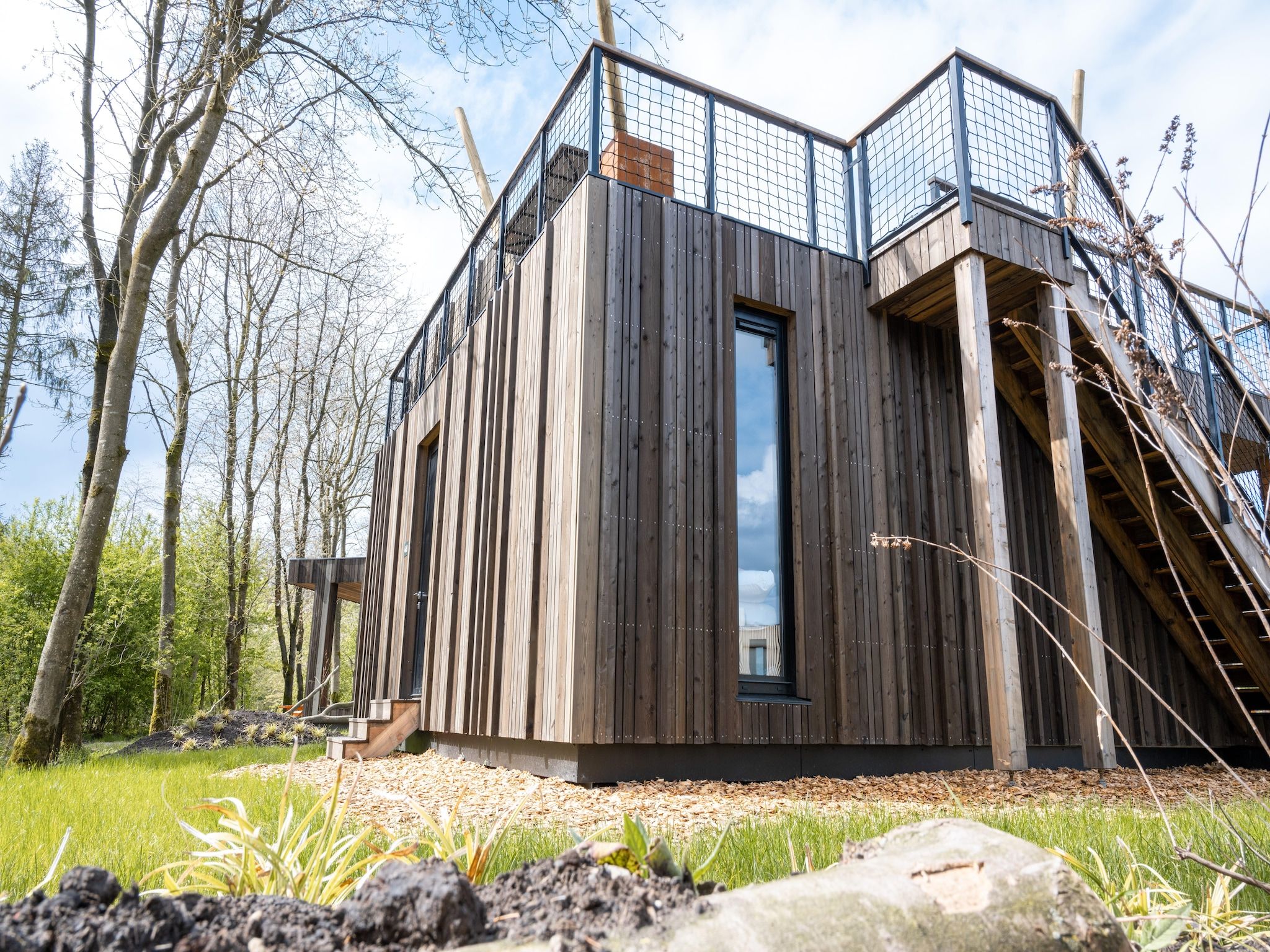 De buitenkant van Resort de Parel 13 in Zeewolde