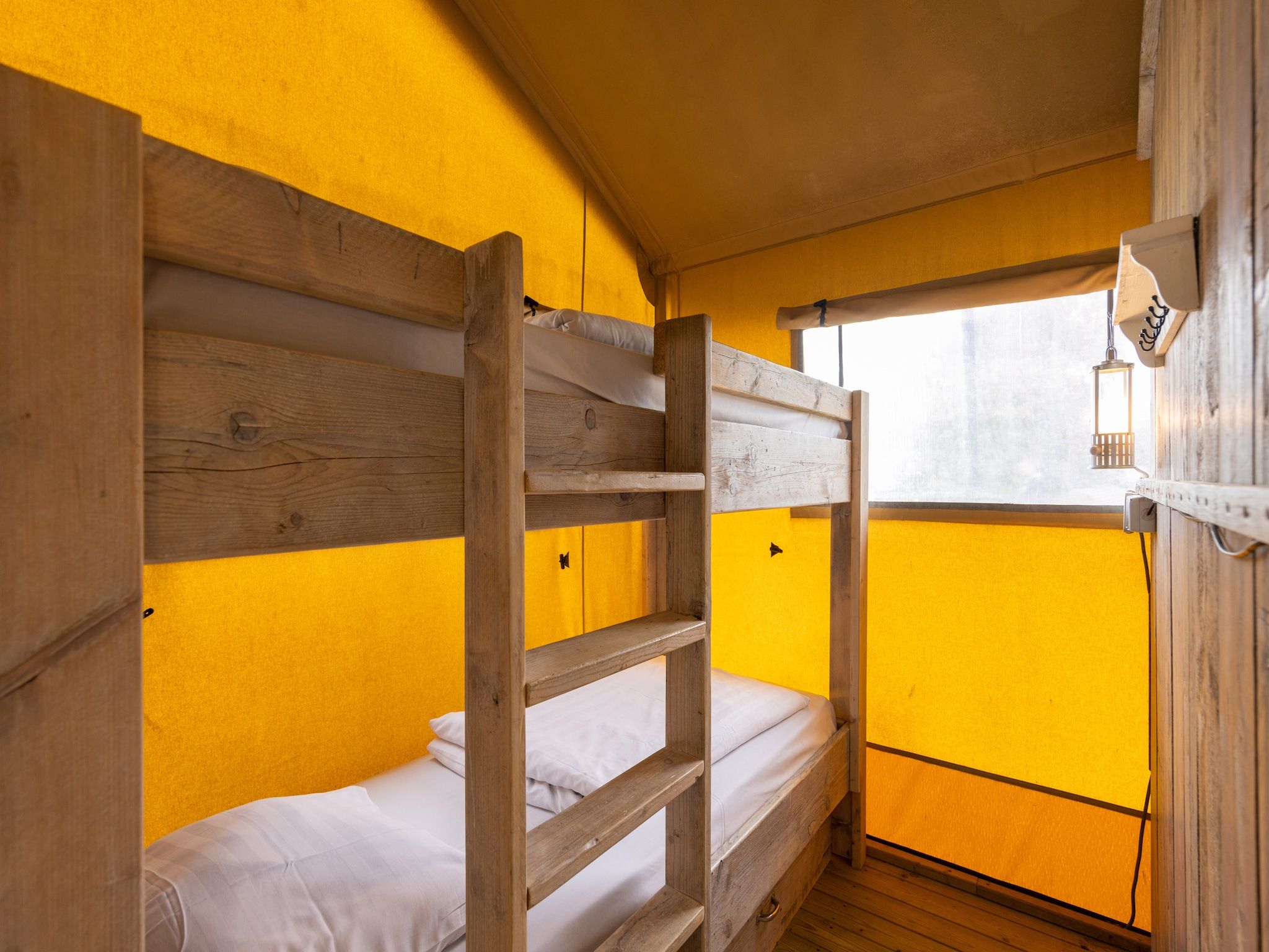 Een slaapkamer van Glamping Resort Lauwersmeer 2 in Vierhuizen