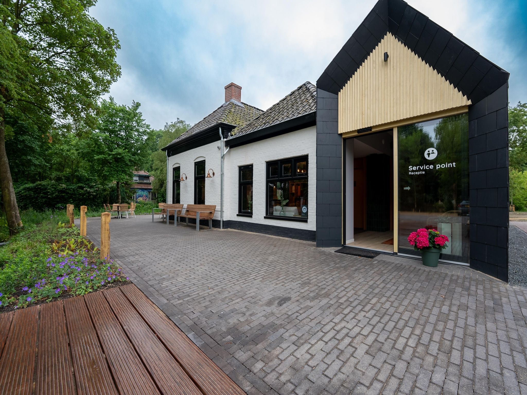 Parkfaciliteiten bij Glamping Resort Lauwersmeer 3 in Vierhuizen