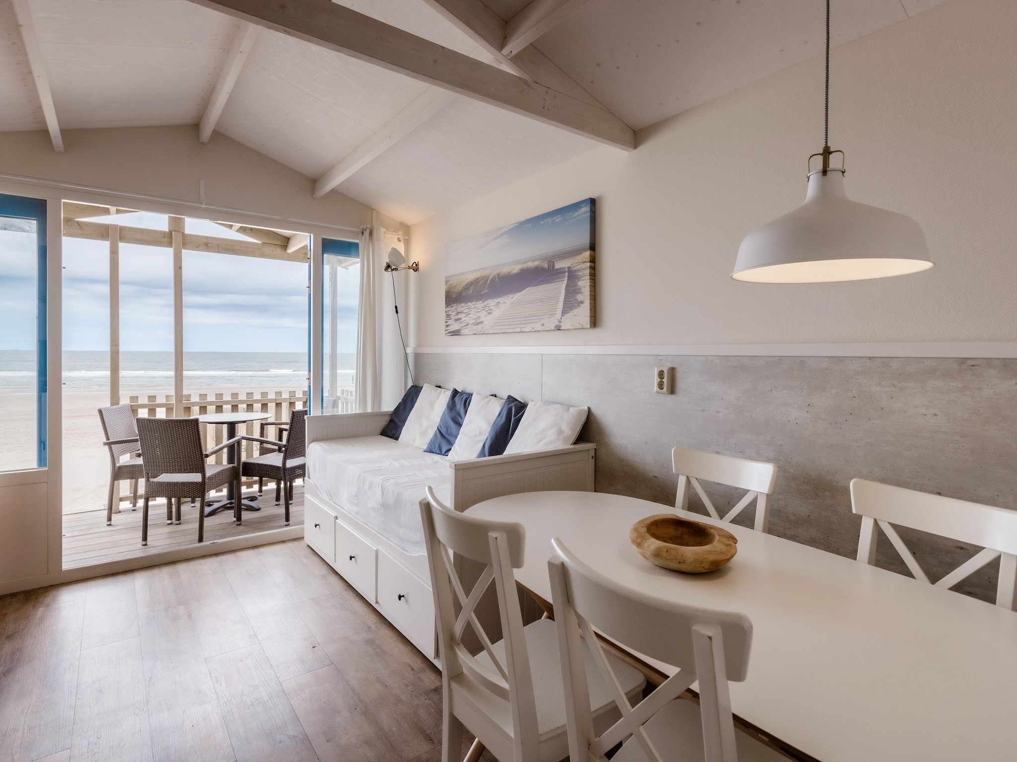 De eetkamer van Resort Beach Houses Wijk aan Zee 3 in Wijk aan Zee